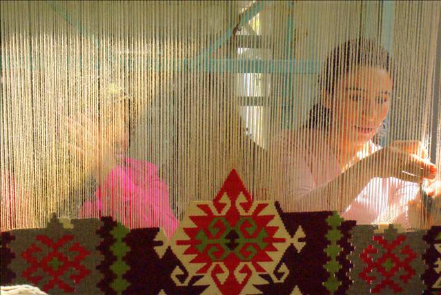 MEDIUM KILIM RUGS