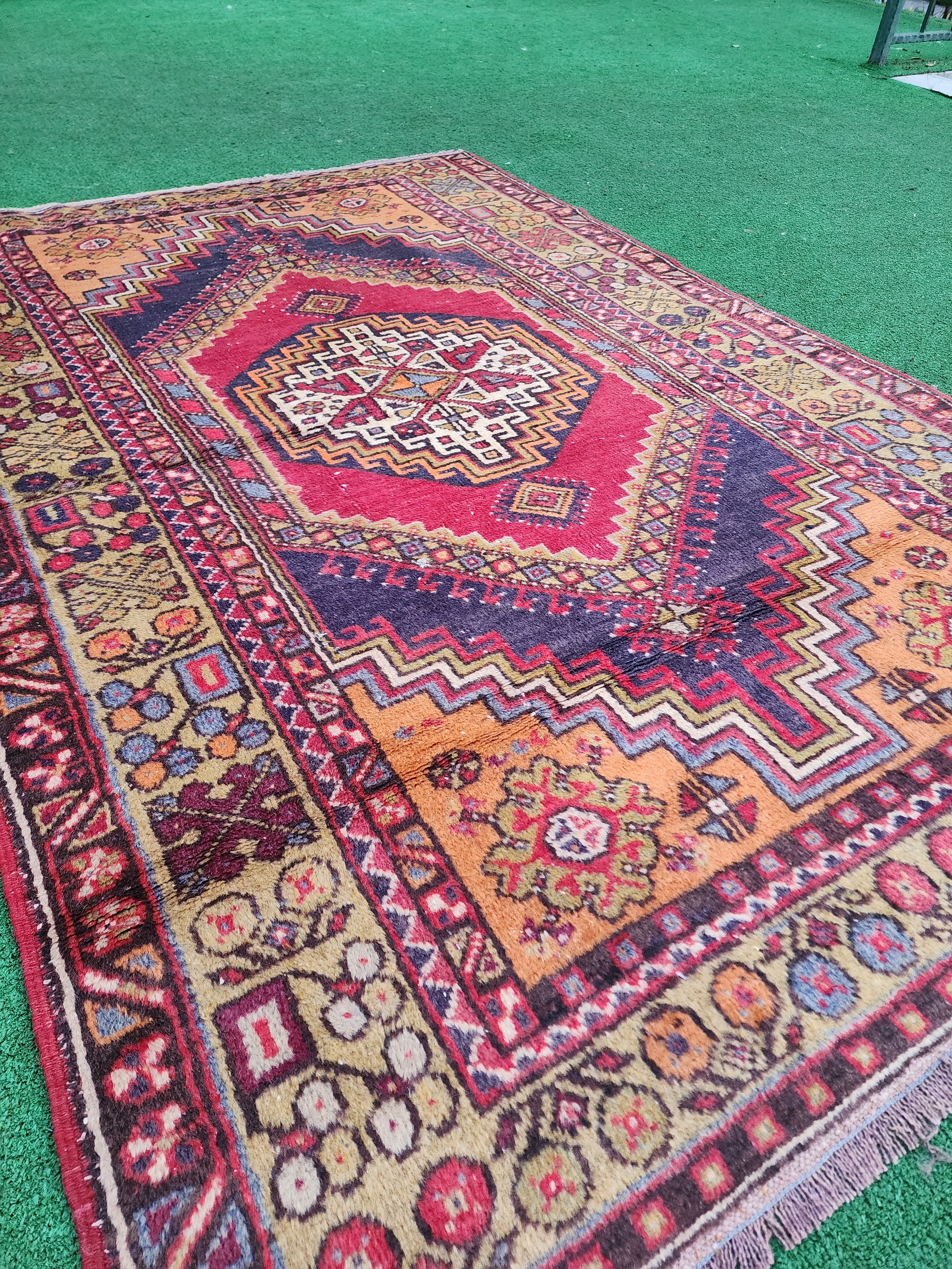 Alfombra turca oriental de 3'9'' x 5'8''