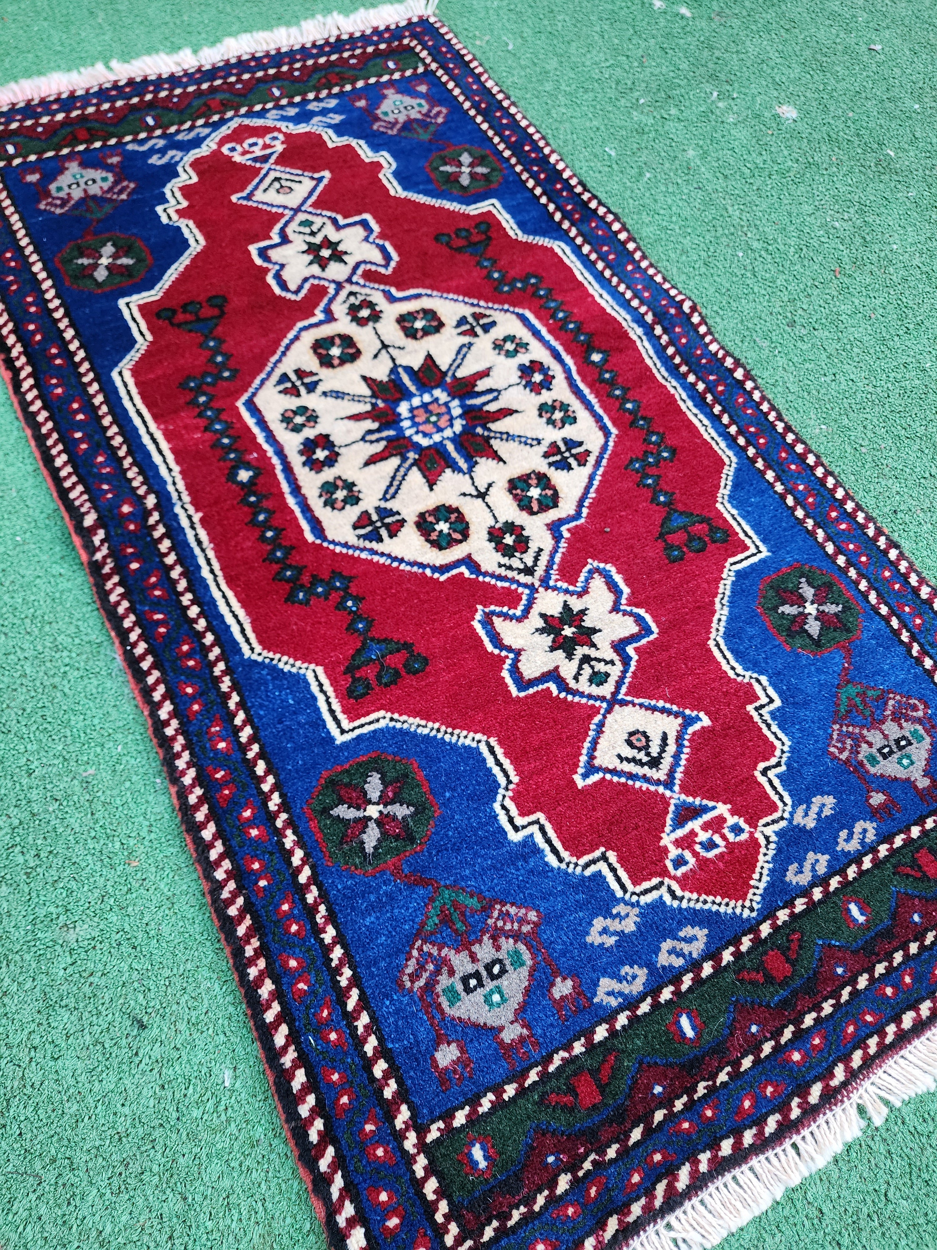Alfombra turca pequeña, 3 pies 3 pulgadas x 1 pie 7 pulgadas, alfombra antigua roja y azul para pasillo o mesita de noche