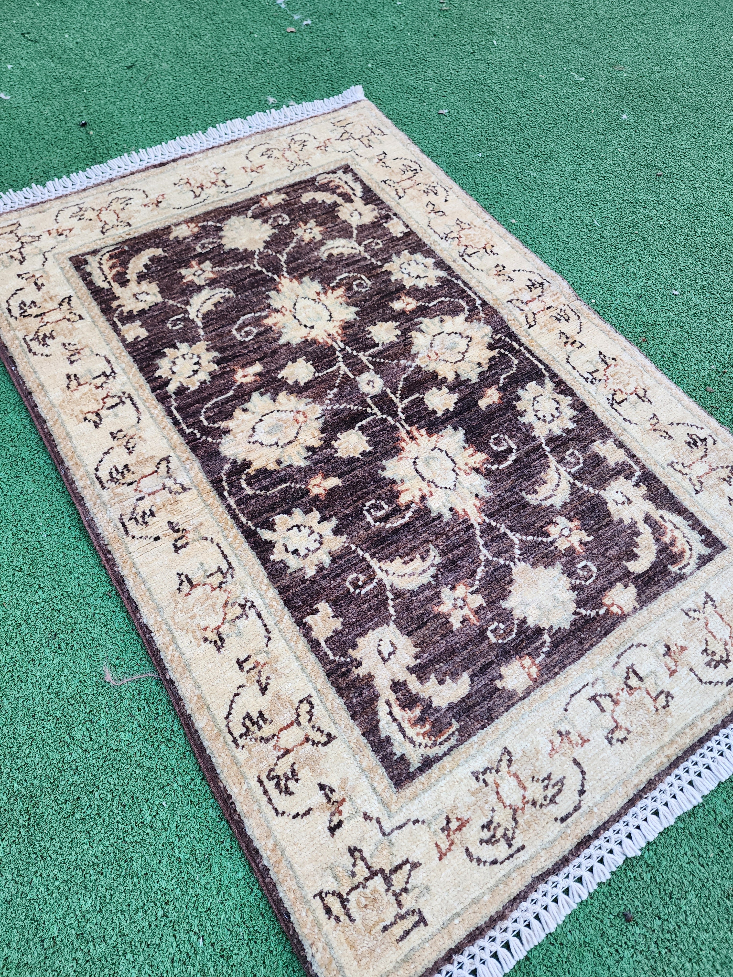 Alfombra turca Oushak marrón y beige de 2'9'' x 2''