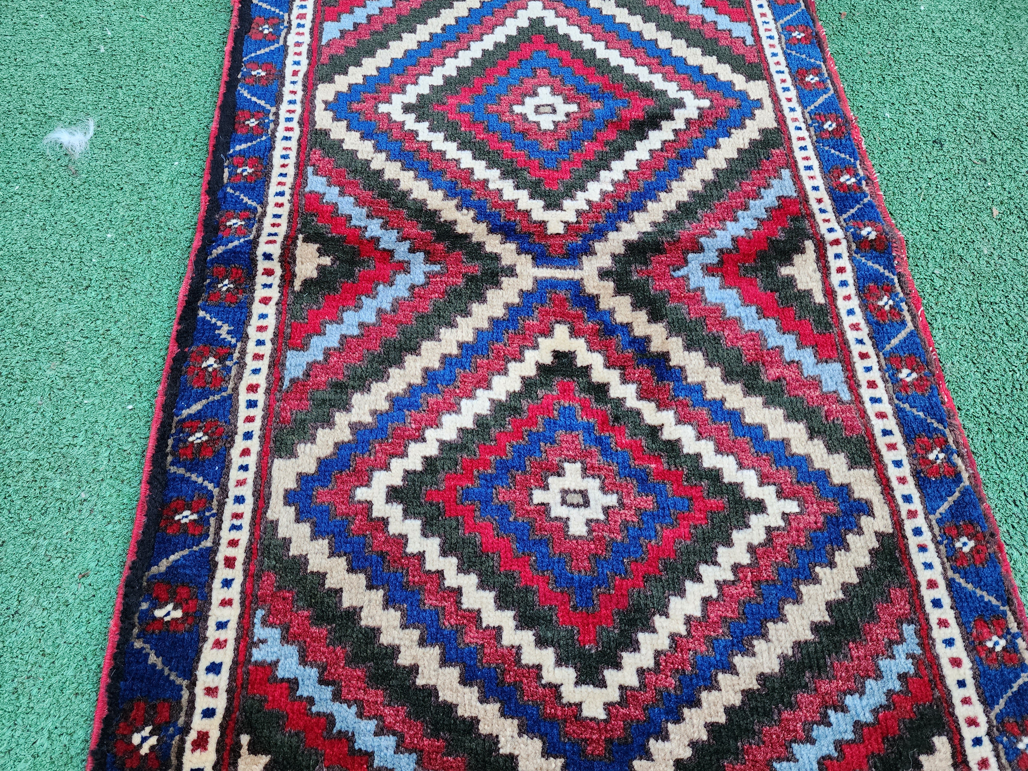 vintage Anatolian Wool Small Rug — pattern close-up