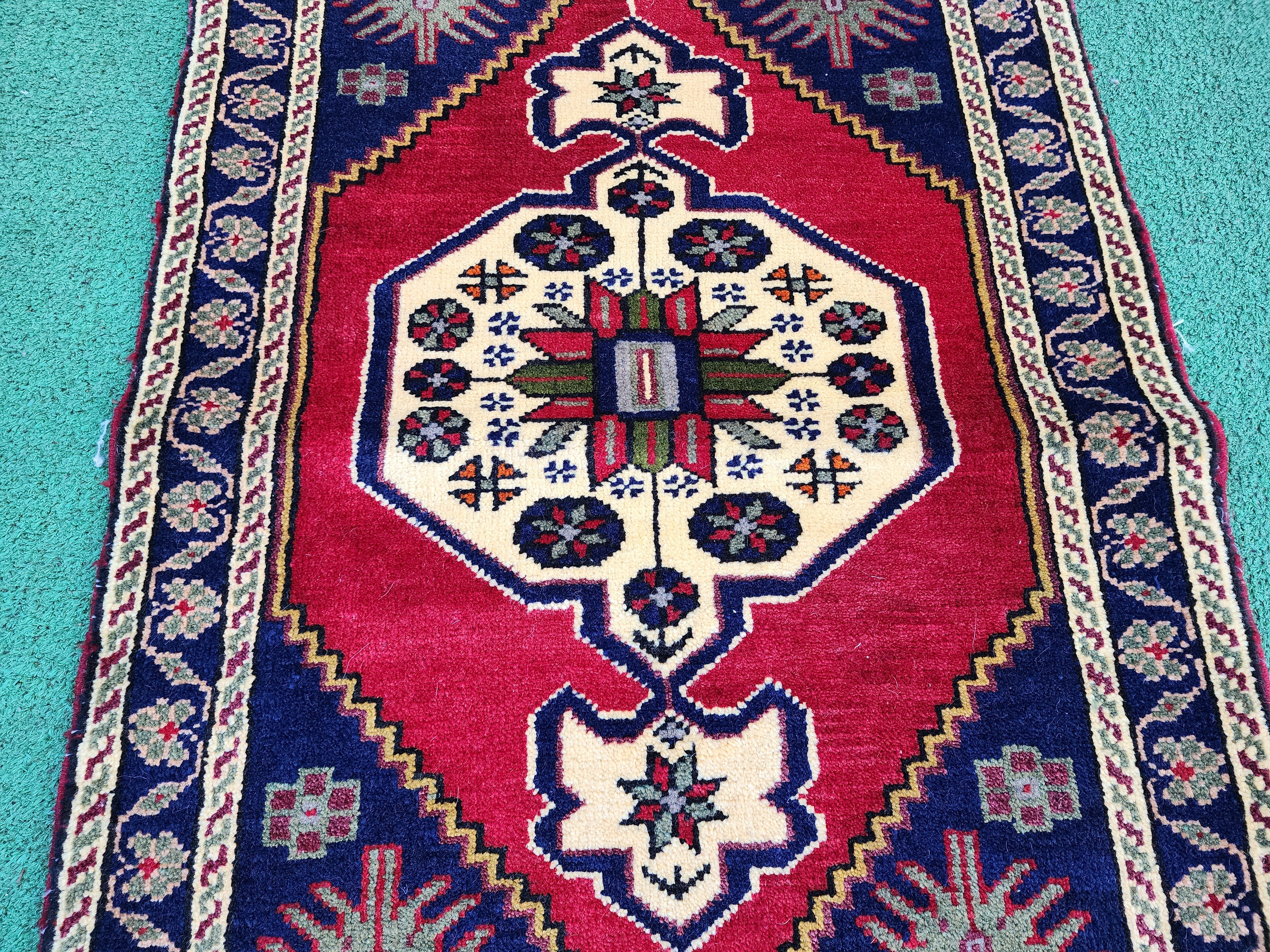 vintage Anatolian Wool Small Rug — pattern close-up