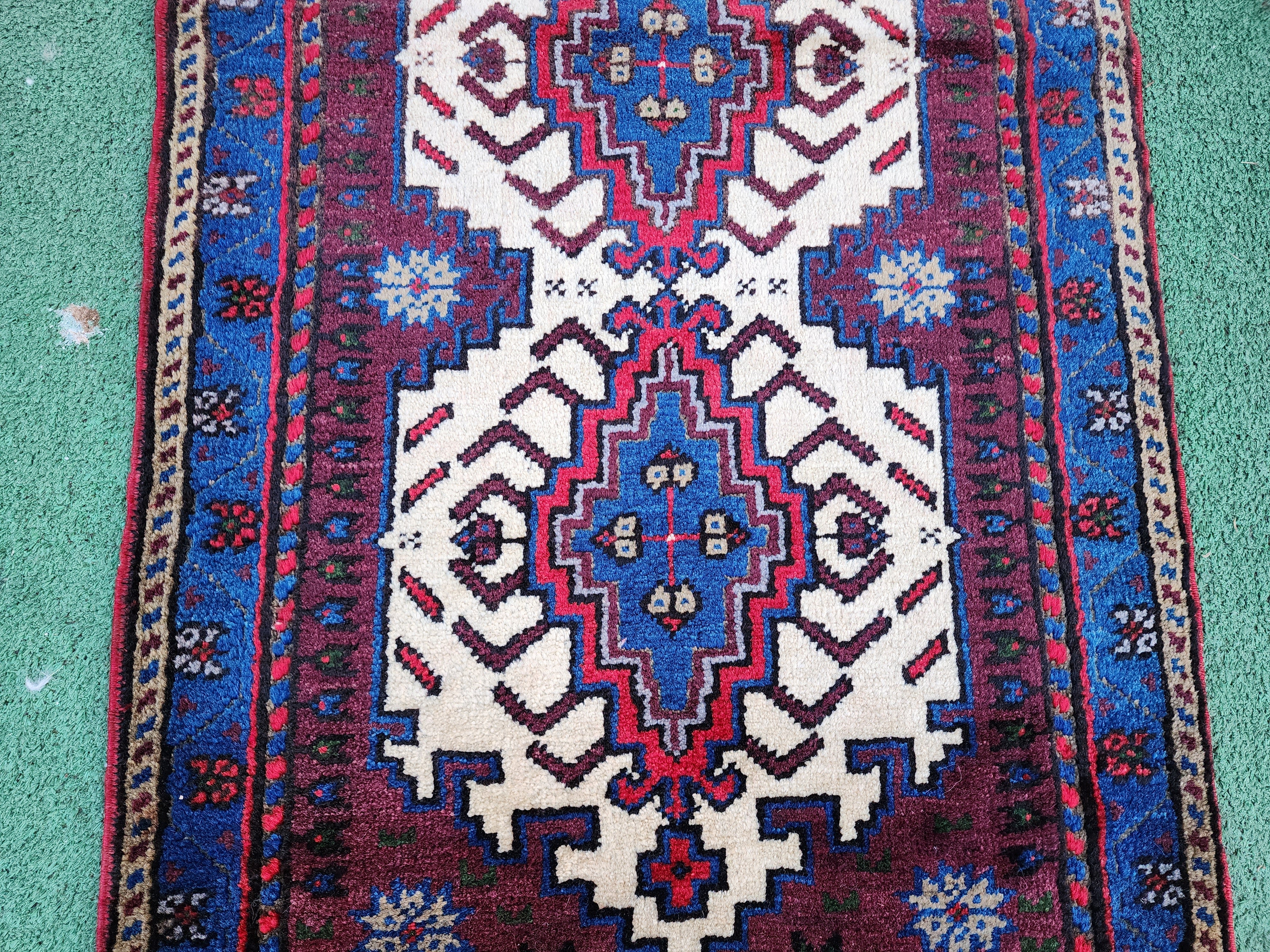 vintage Anatolian Wool Small Rug — pattern close-up