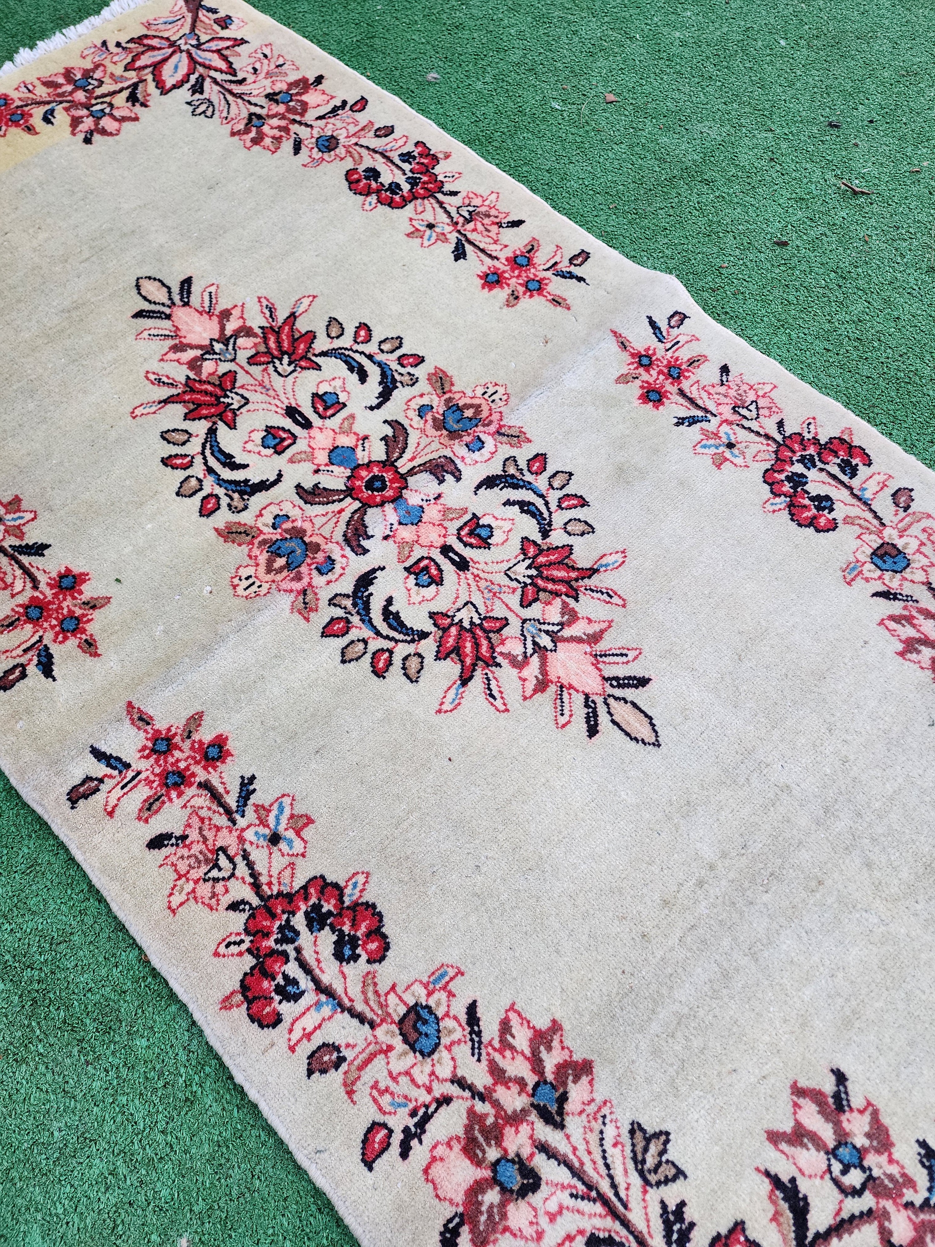 Petit tapis persan 4 x 2 pieds, paillasson turc fait main à motifs floraux beige, rouge et marron