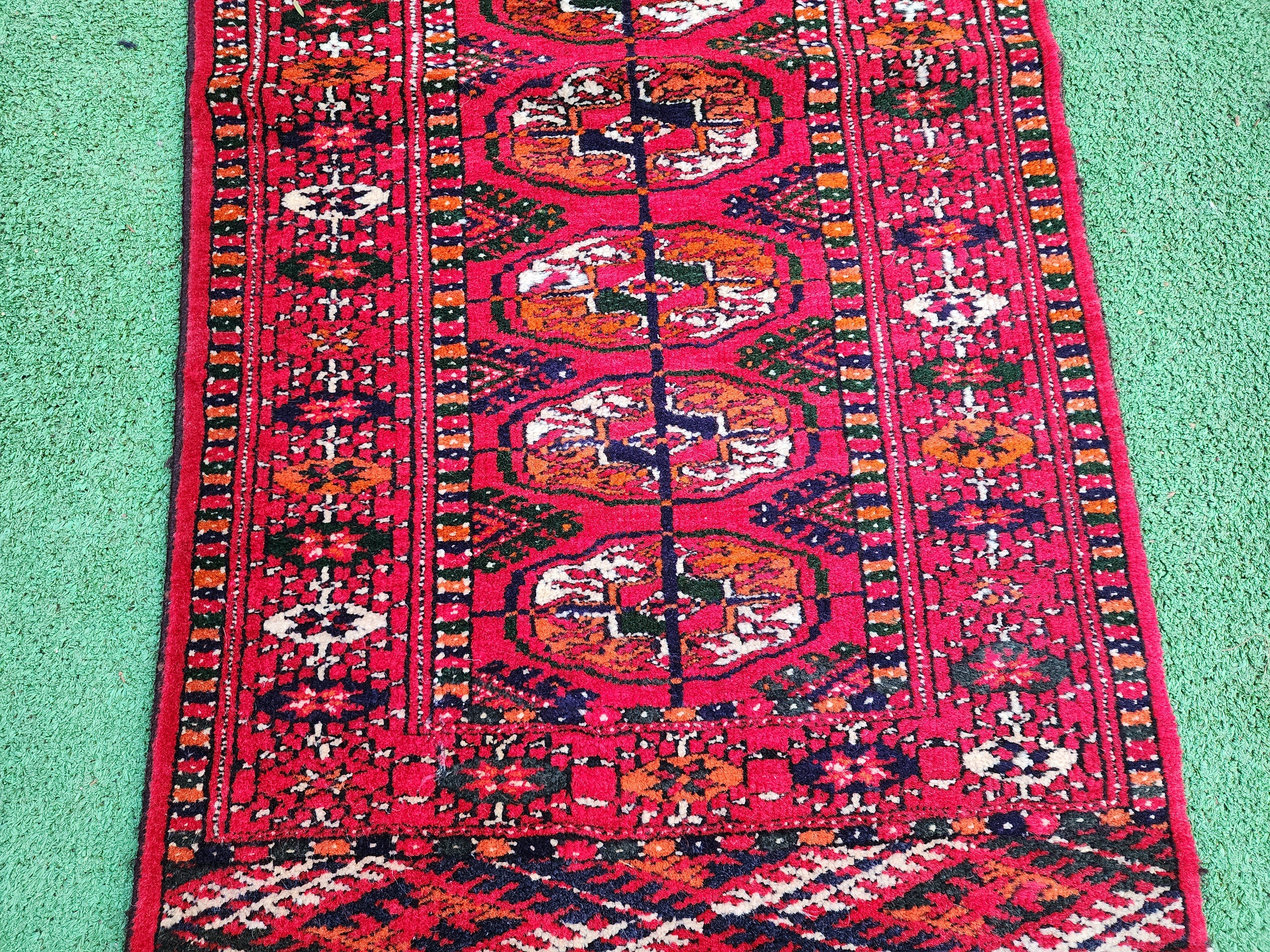 vintage Oriental Wool Small Rug — pattern close-up