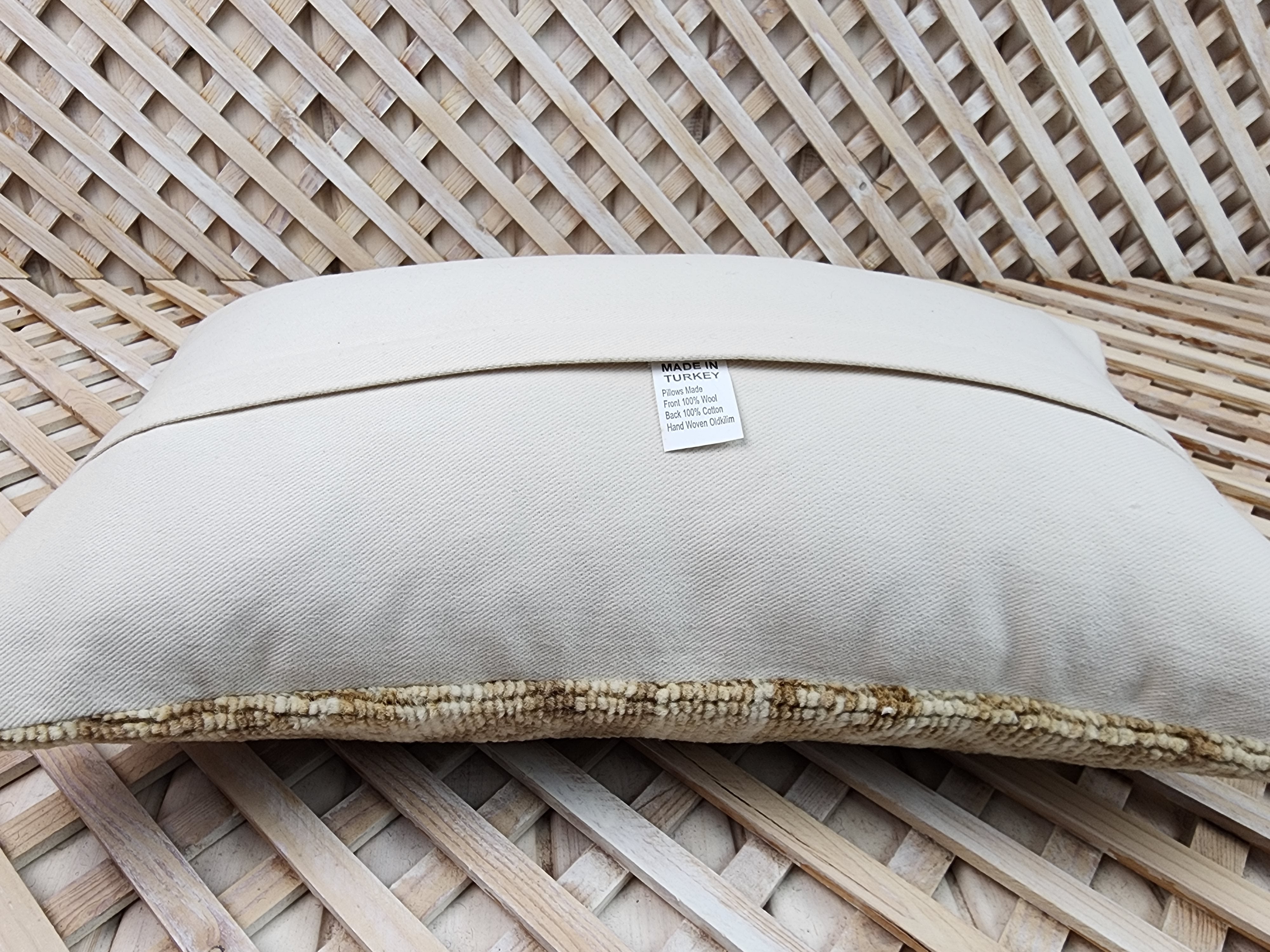 vintage Anatolian Pillow Cover — corner detail