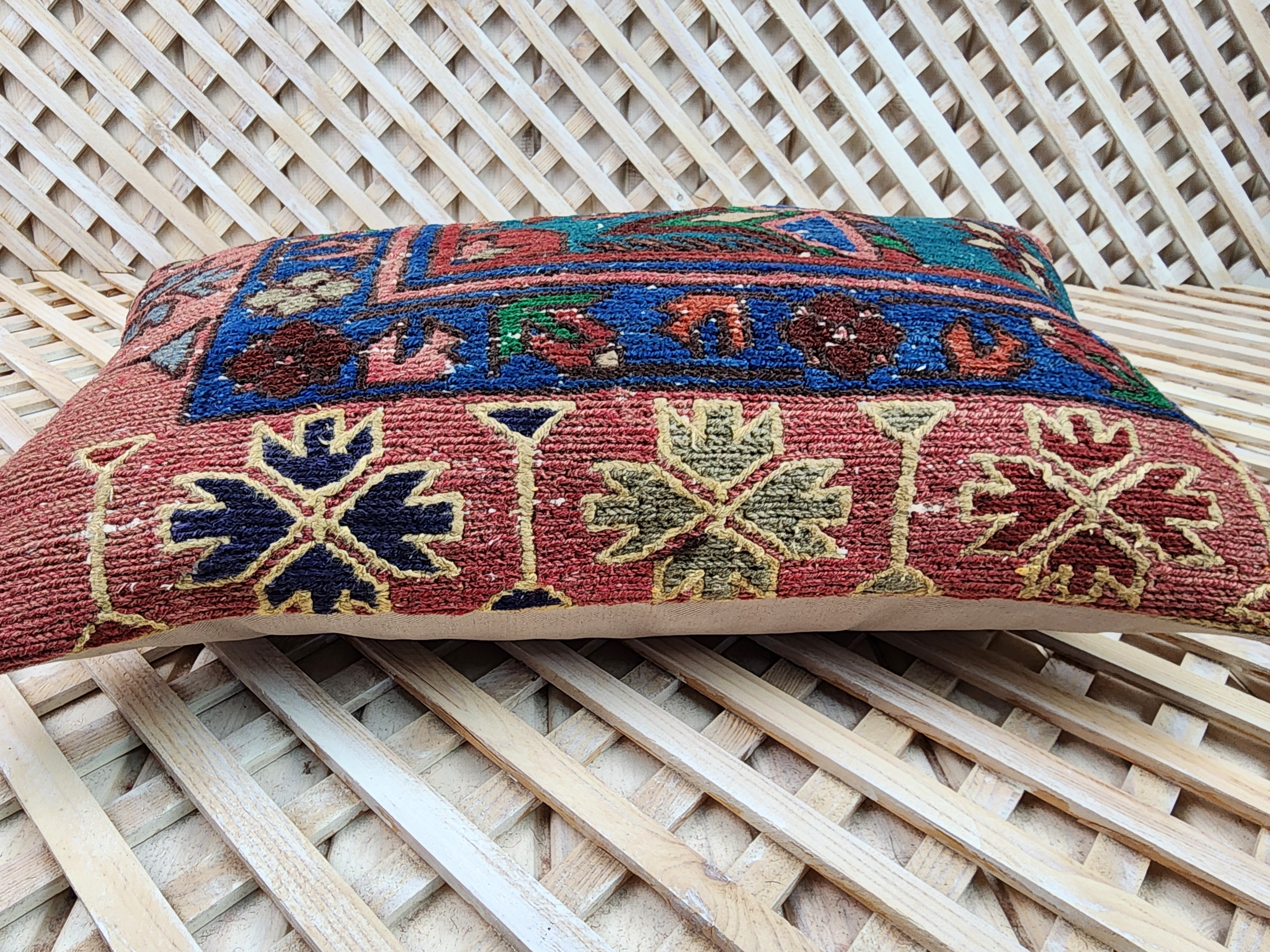 vintage Anatolian Pillow Cover — corner detail