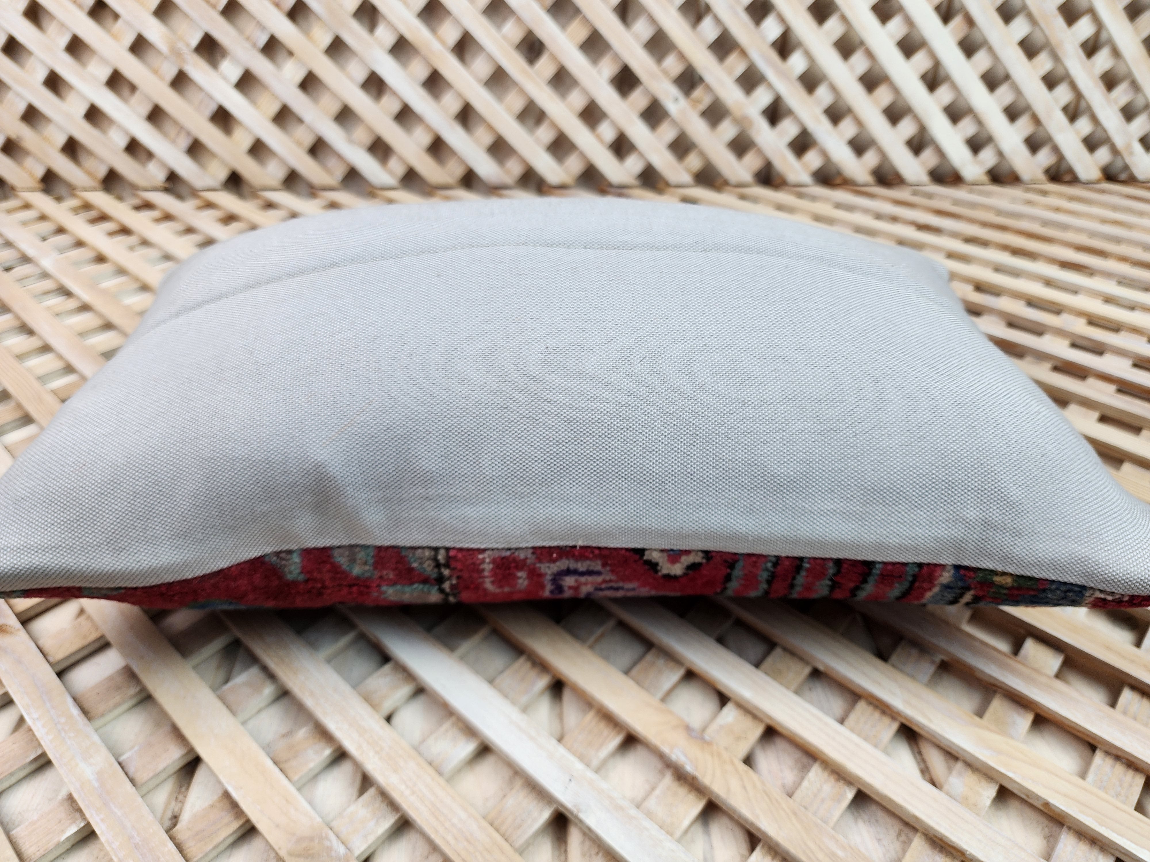 vintage Anatolian Pillow Cover — corner detail