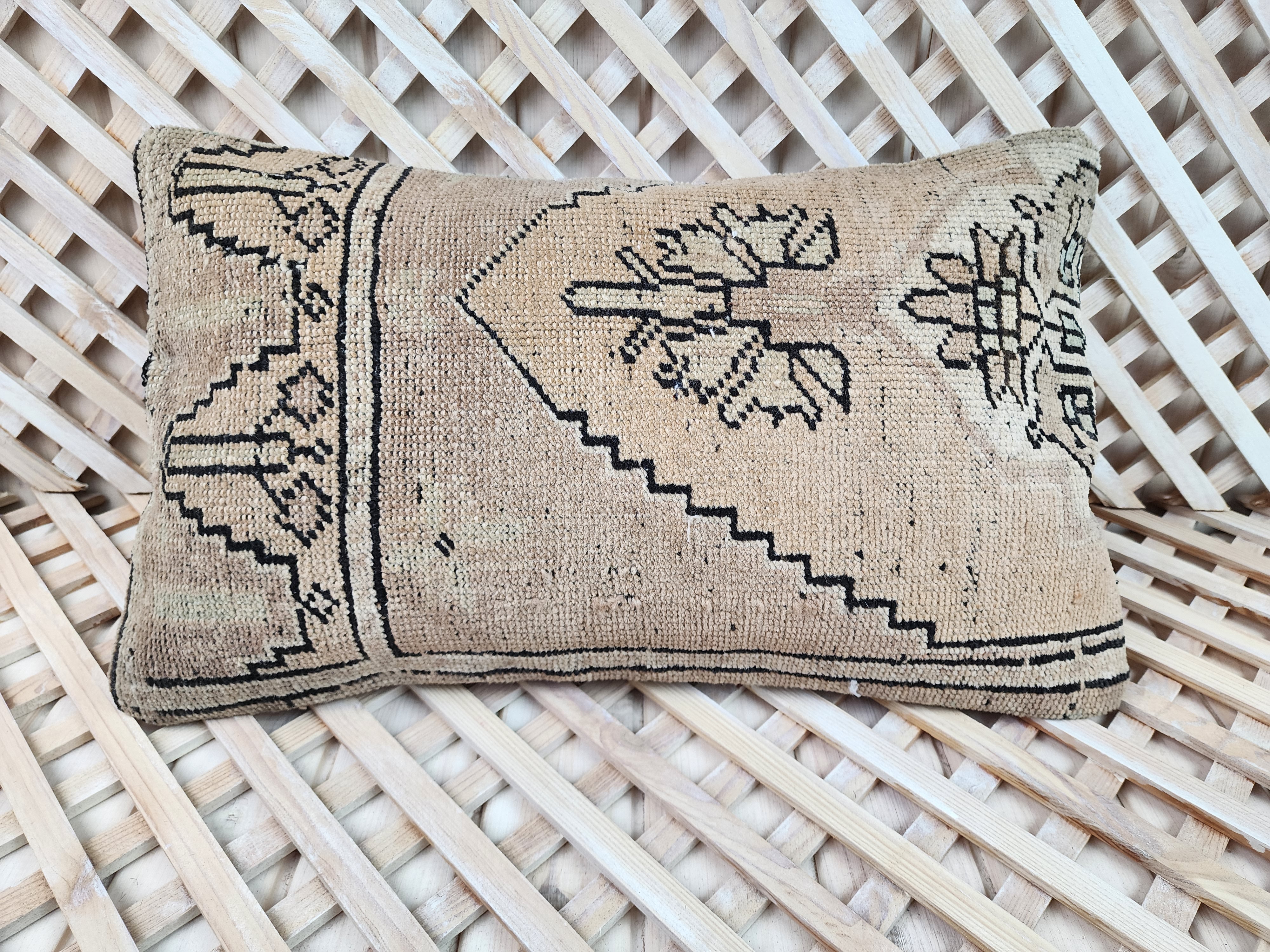 Vintage Carpet Pillow Cover 12x20 inch