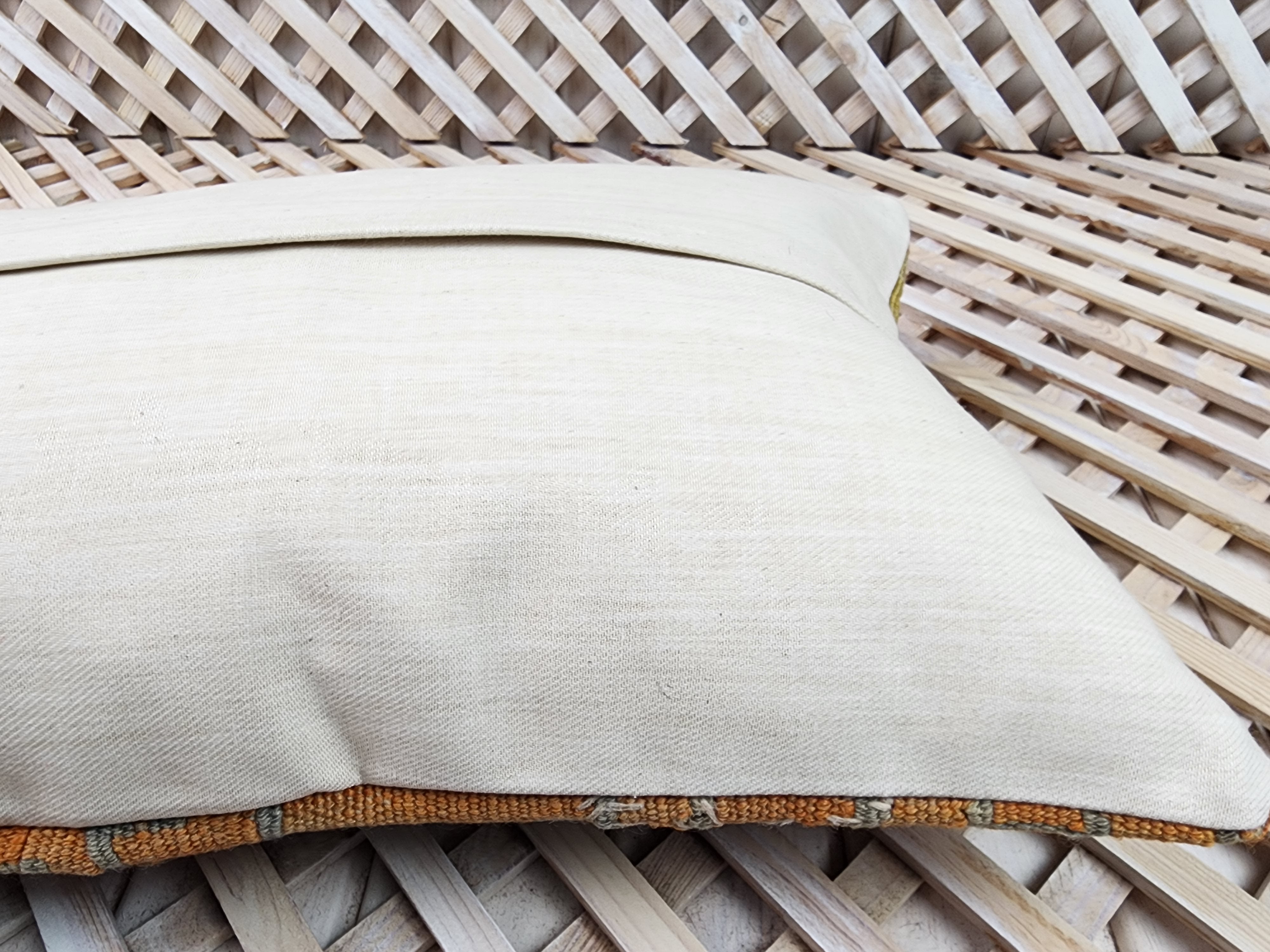 vintage Kilim Pillow Cover — edge weave