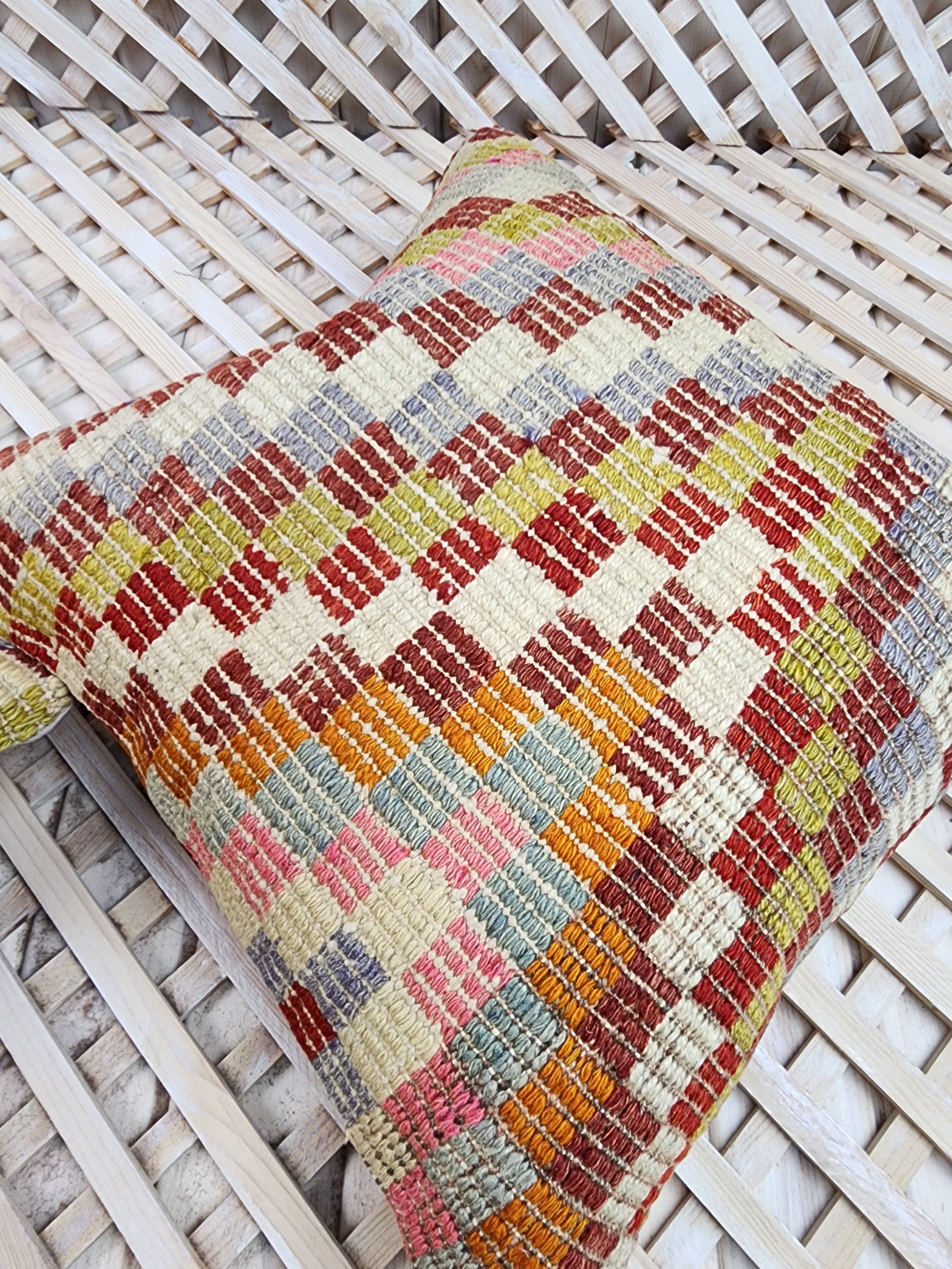 vintage Kilim Pillow Cover — edge weave