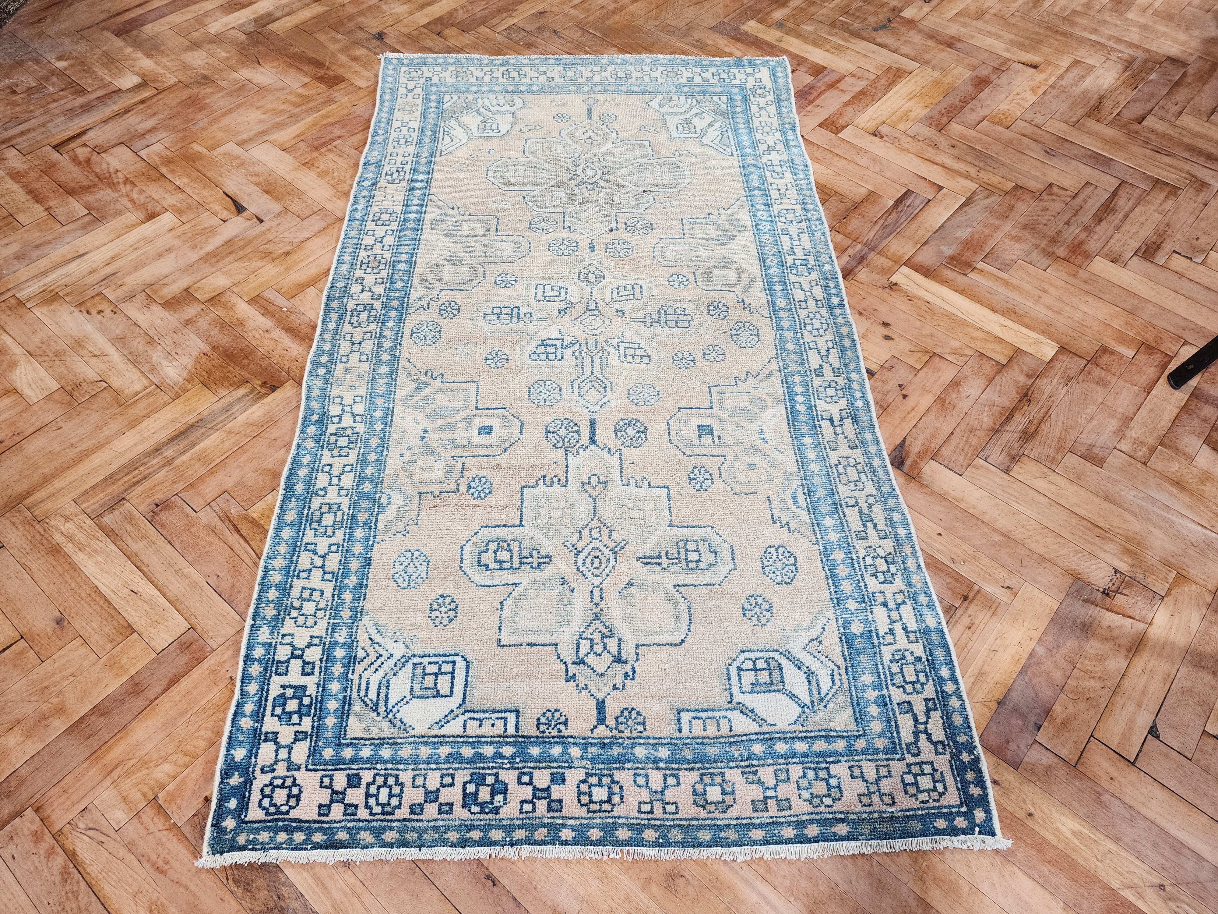 Persian Vintage Rug 5 x 3 ft Beige and Blue Natural Wool Vintage Turkish Rug for Boho Retro Living or Dining Room Decor, Persian Rug, Carpet