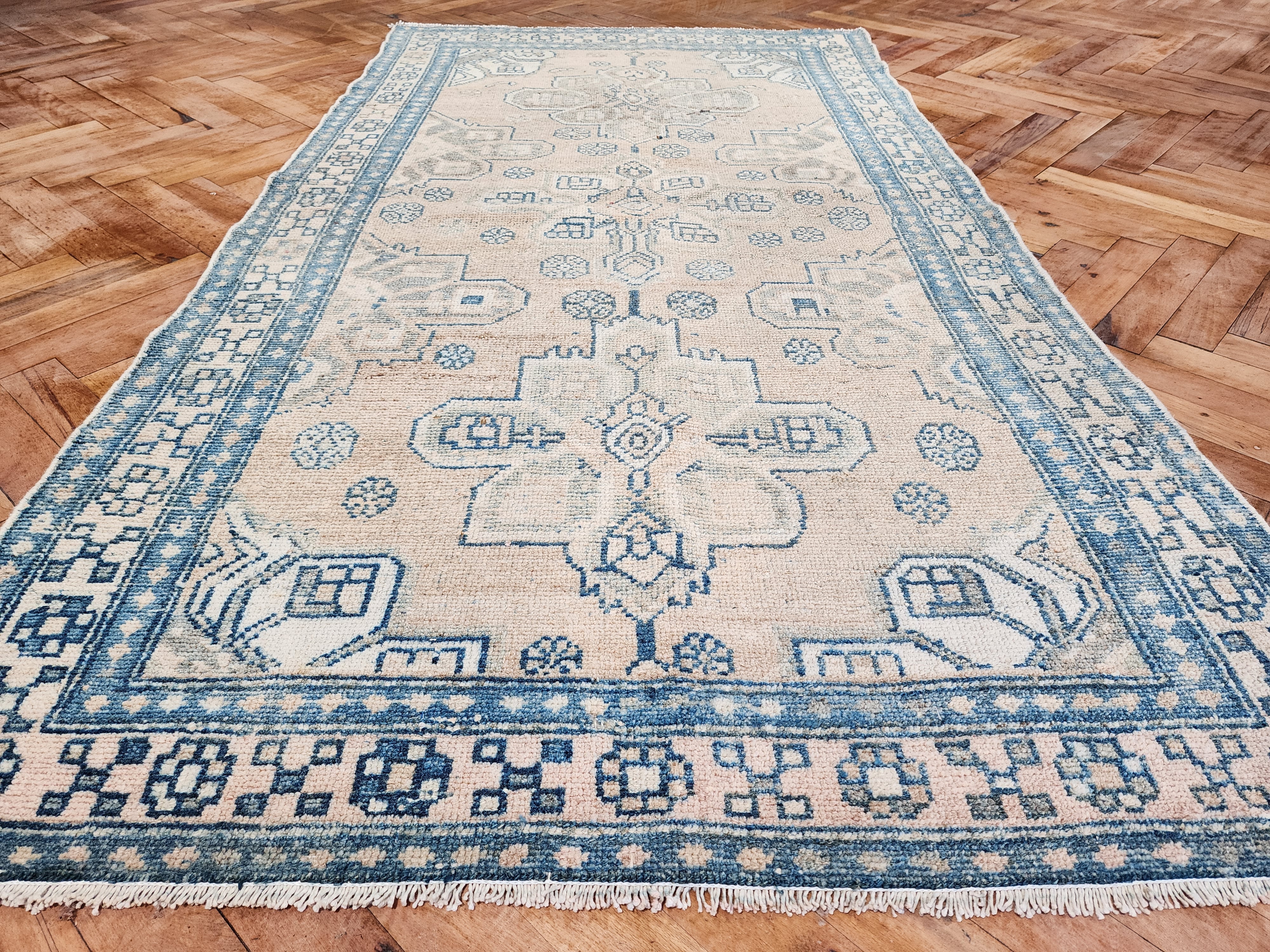 Persian Vintage Rug 5 x 3 ft Beige and Blue Natural Wool Vintage Turkish Rug for Boho Retro Living or Dining Room Decor, Persian Rug, Carpet