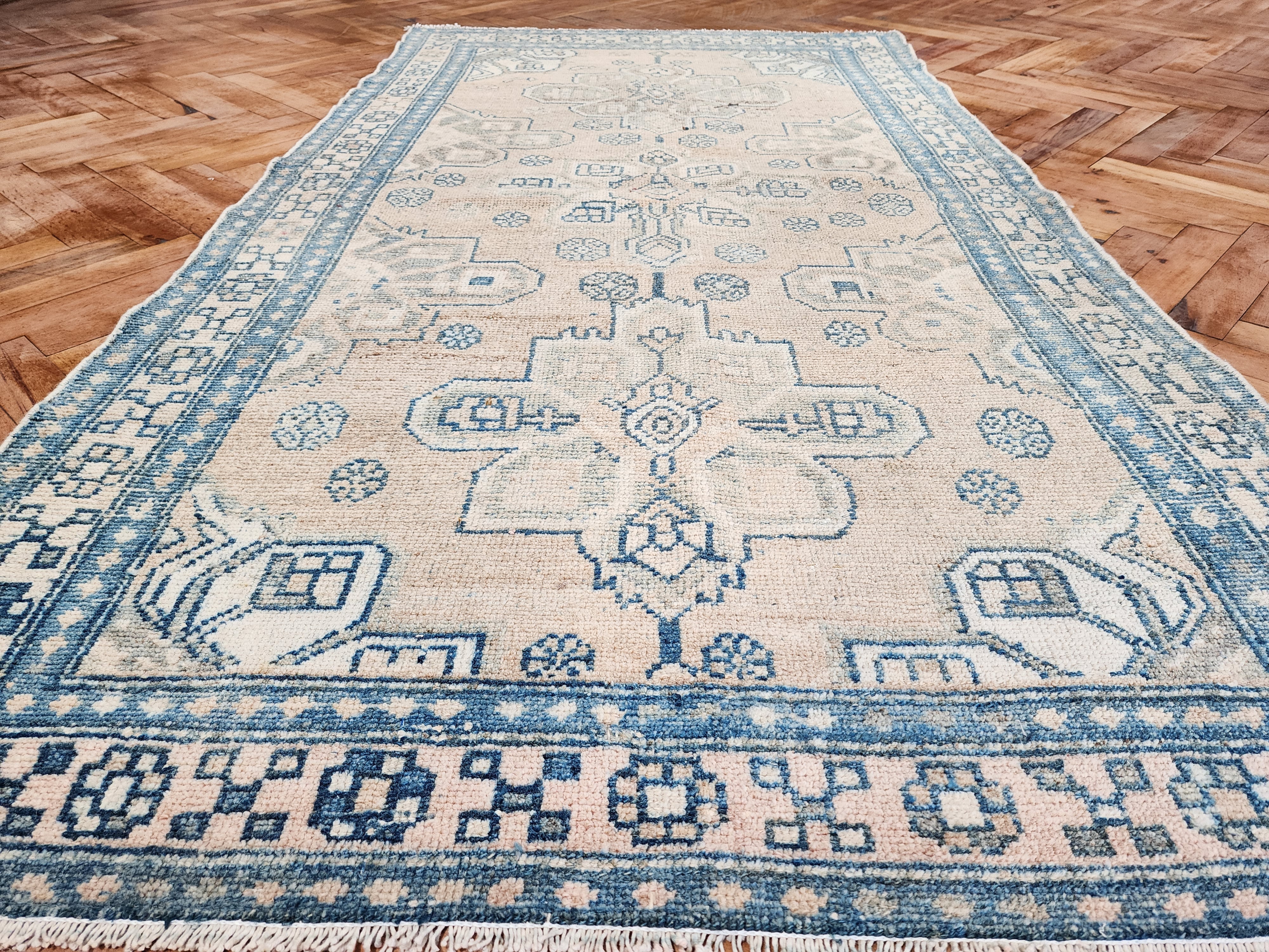 Persian Vintage Rug 5 x 3 ft Beige and Blue Natural Wool Vintage Turkish Rug for Boho Retro Living or Dining Room Decor, Persian Rug, Carpet