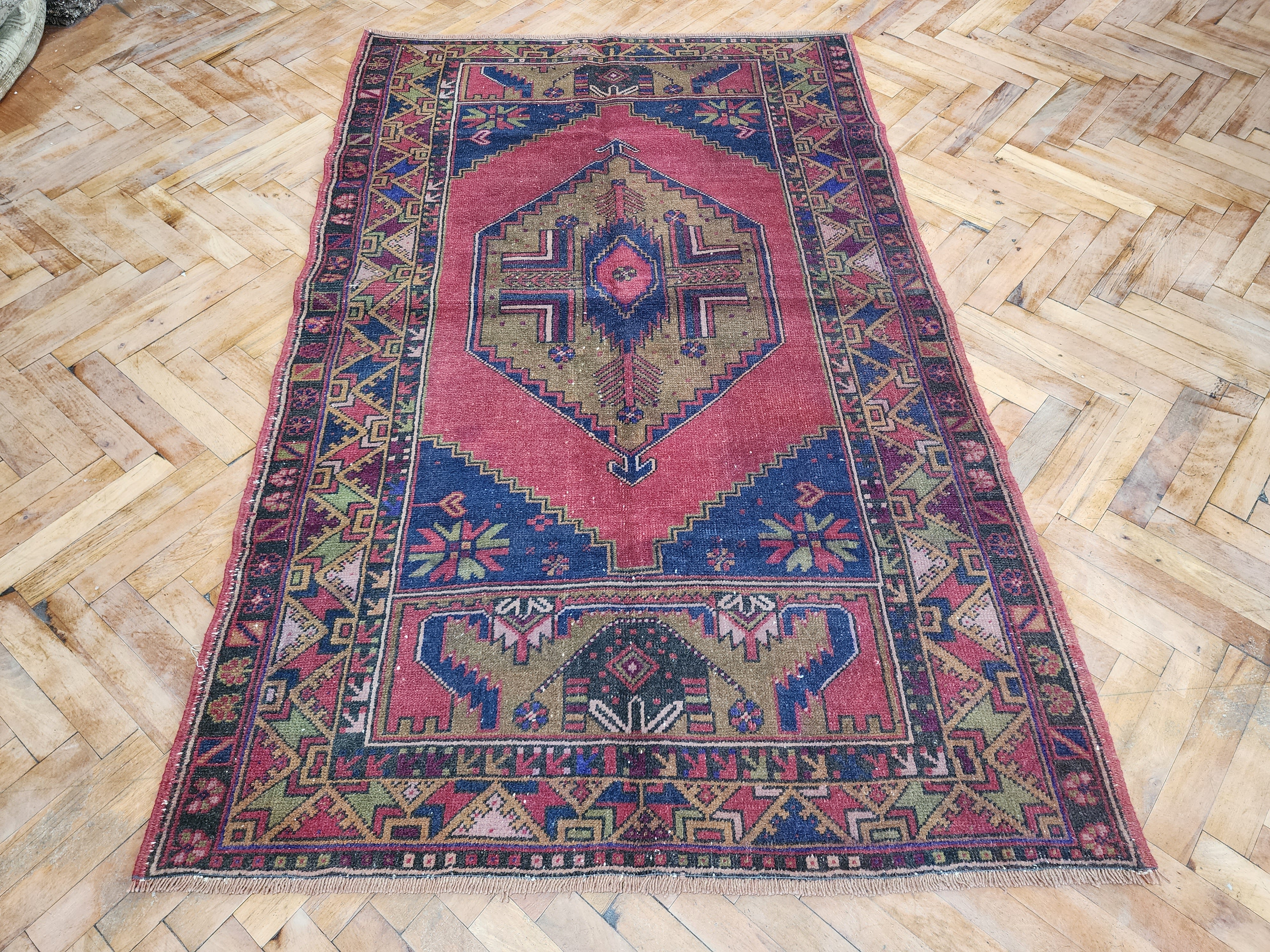 vintage Anatolian Wool Small Rug — detail texture