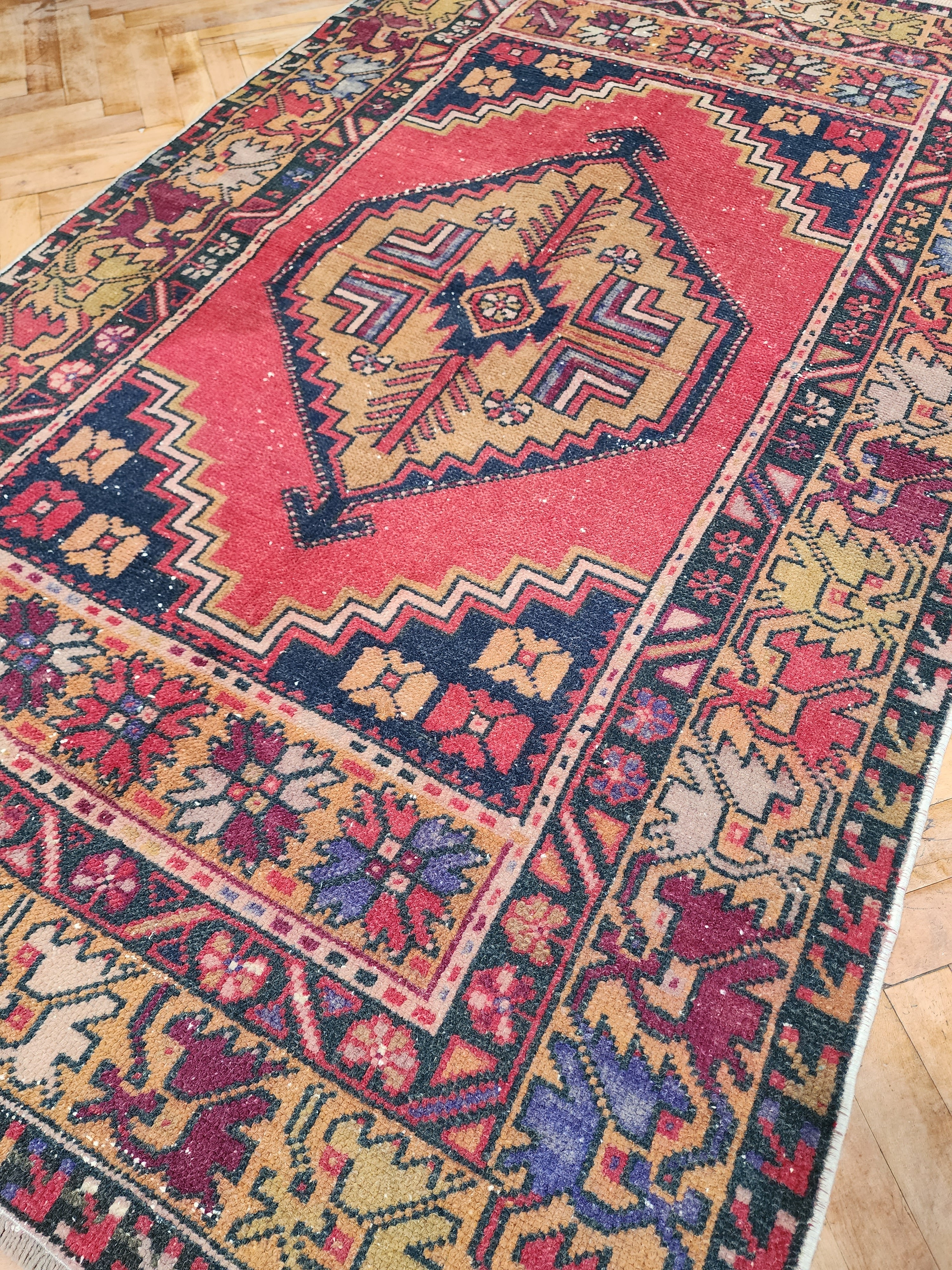 Vintage Anatolian Turkish Rug, Tribal Nomadic Handmade Rug, Boho Rustic Decor Faded Distressed Rug, Natural Wool Persian Area Rug 5'8"x3'6"