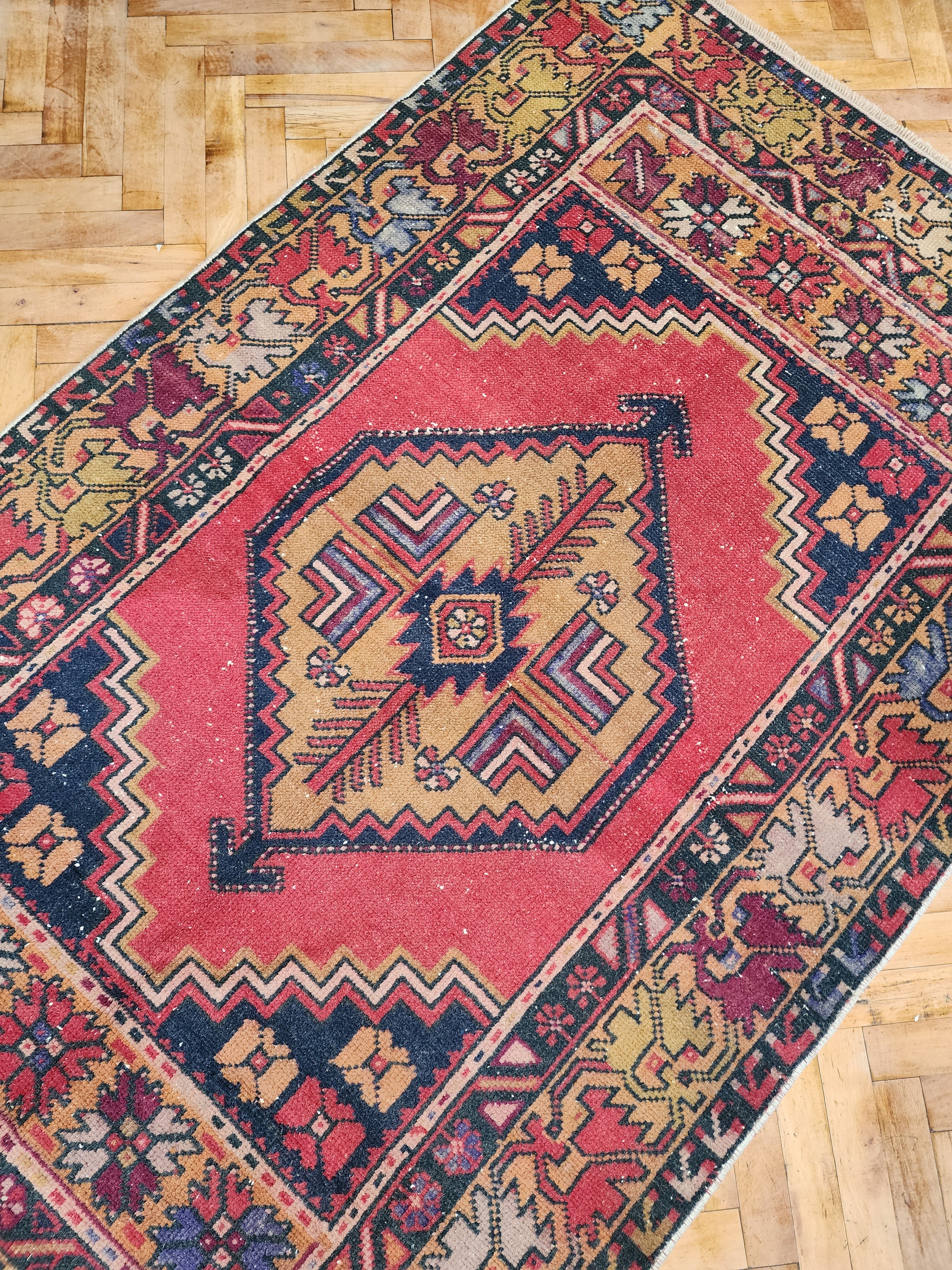 Tapis turc anatolien vintage, tapis tribal nomade fait main, tapis bohème rustique, tapis délavé et vieilli, tapis persan en laine naturelle 5'8"x3'6"