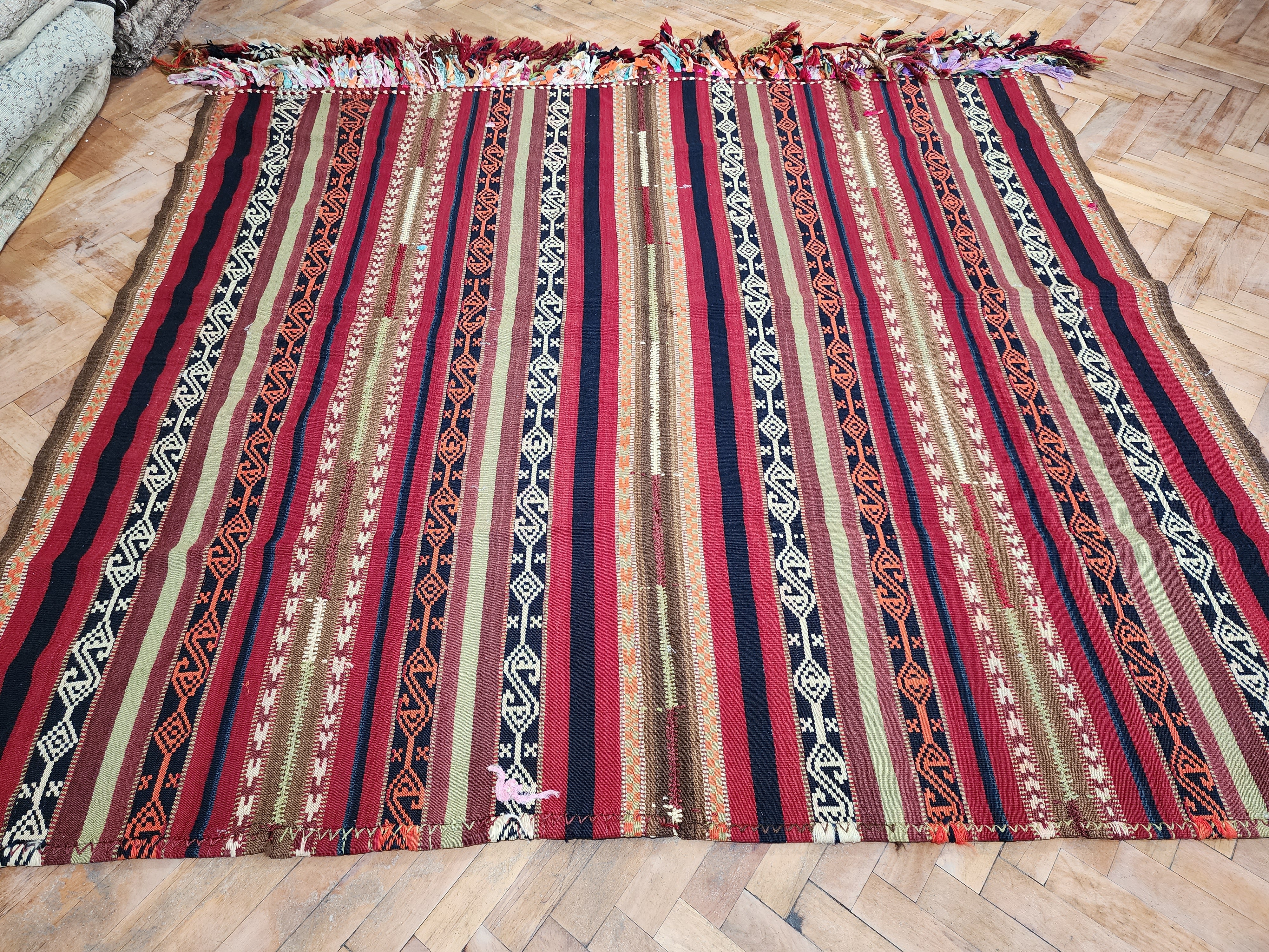 ANTIQUE PERSIAN KILIM RUG, EARLY 19TH CENTURY, HANDMADE ORGANIC WOOL VINTAGE RUG, 5'9''X''6''