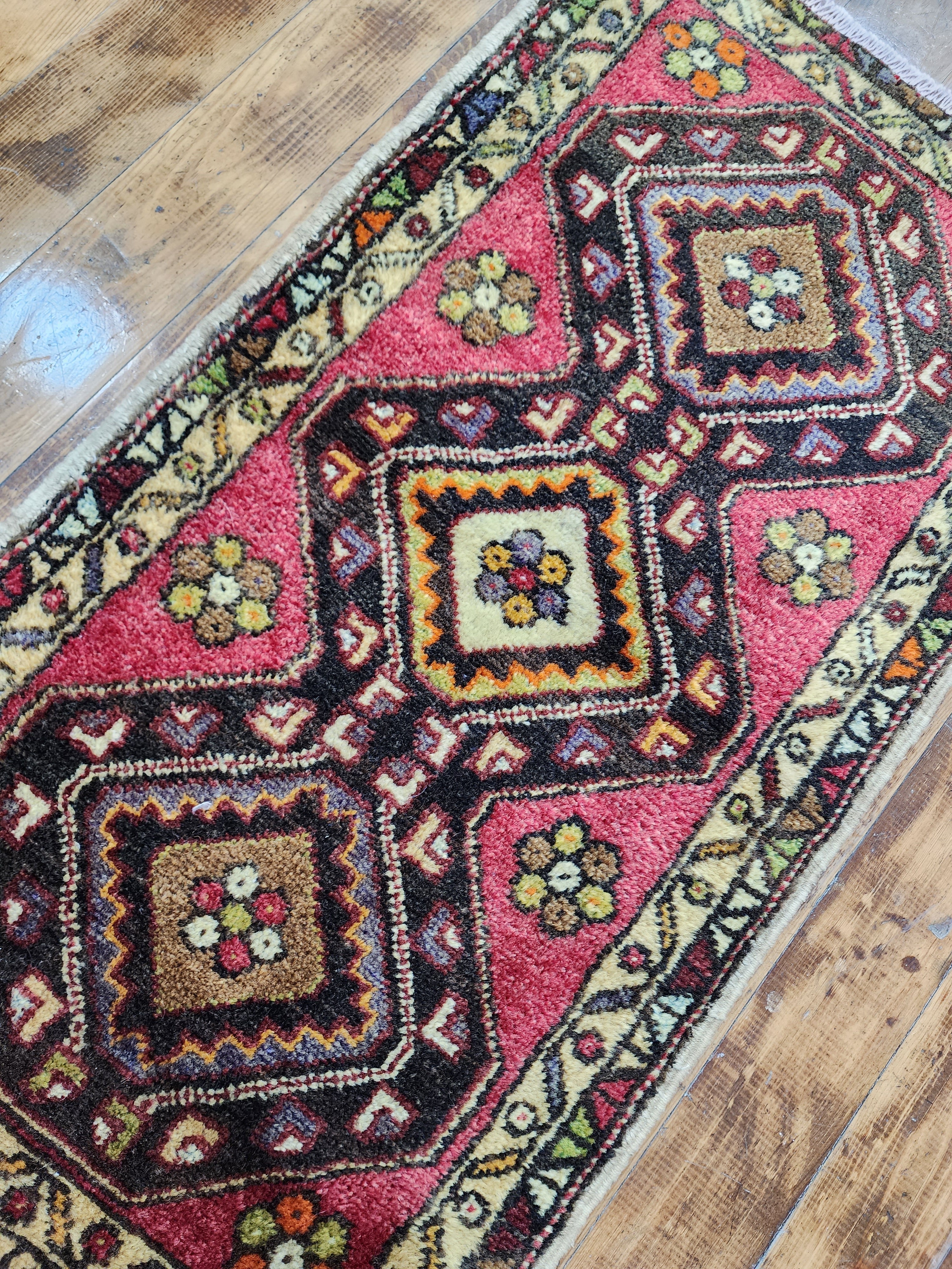 vintage Sivas Small Rug — border pattern
