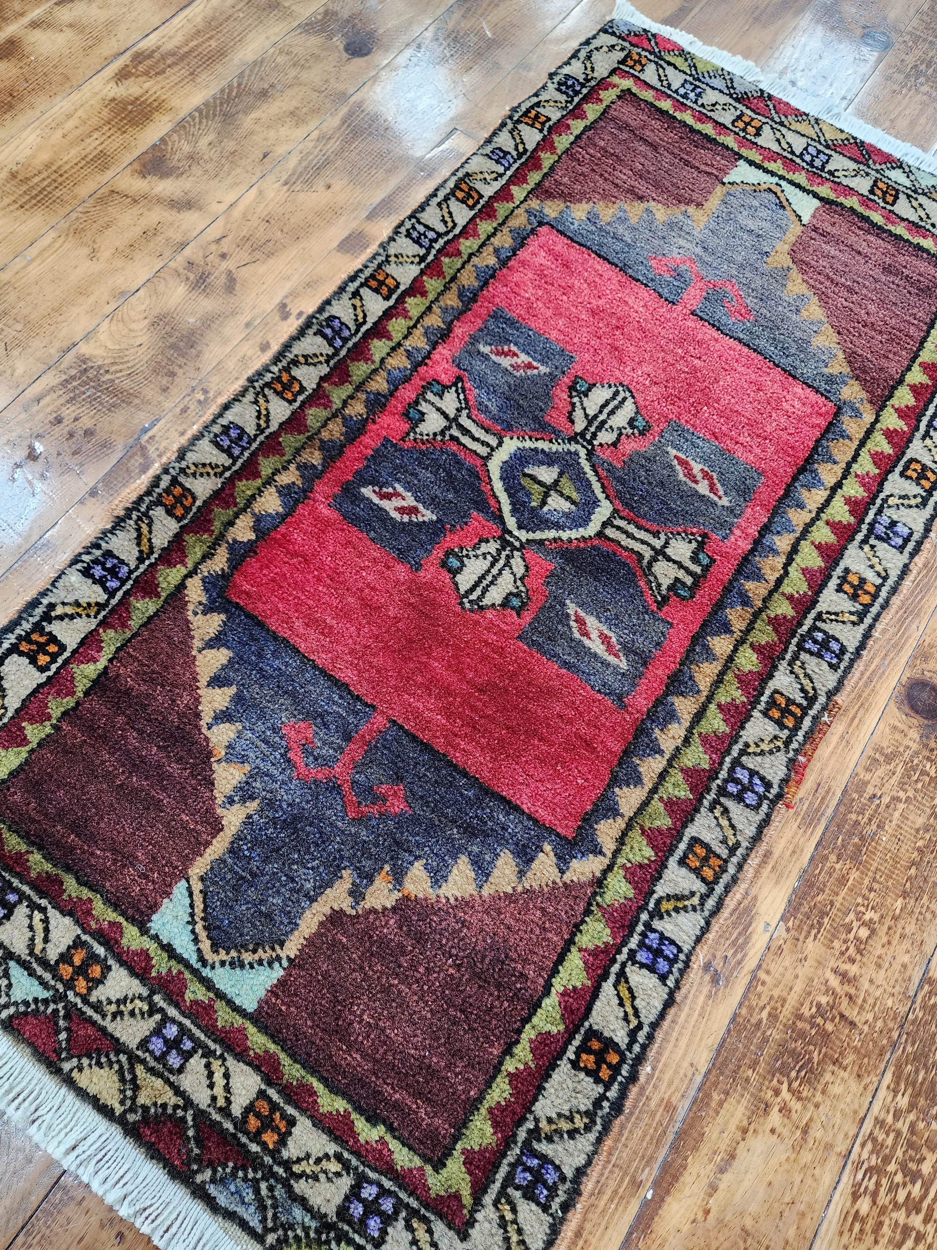vintage Anatolian Small Rug — pattern close-up