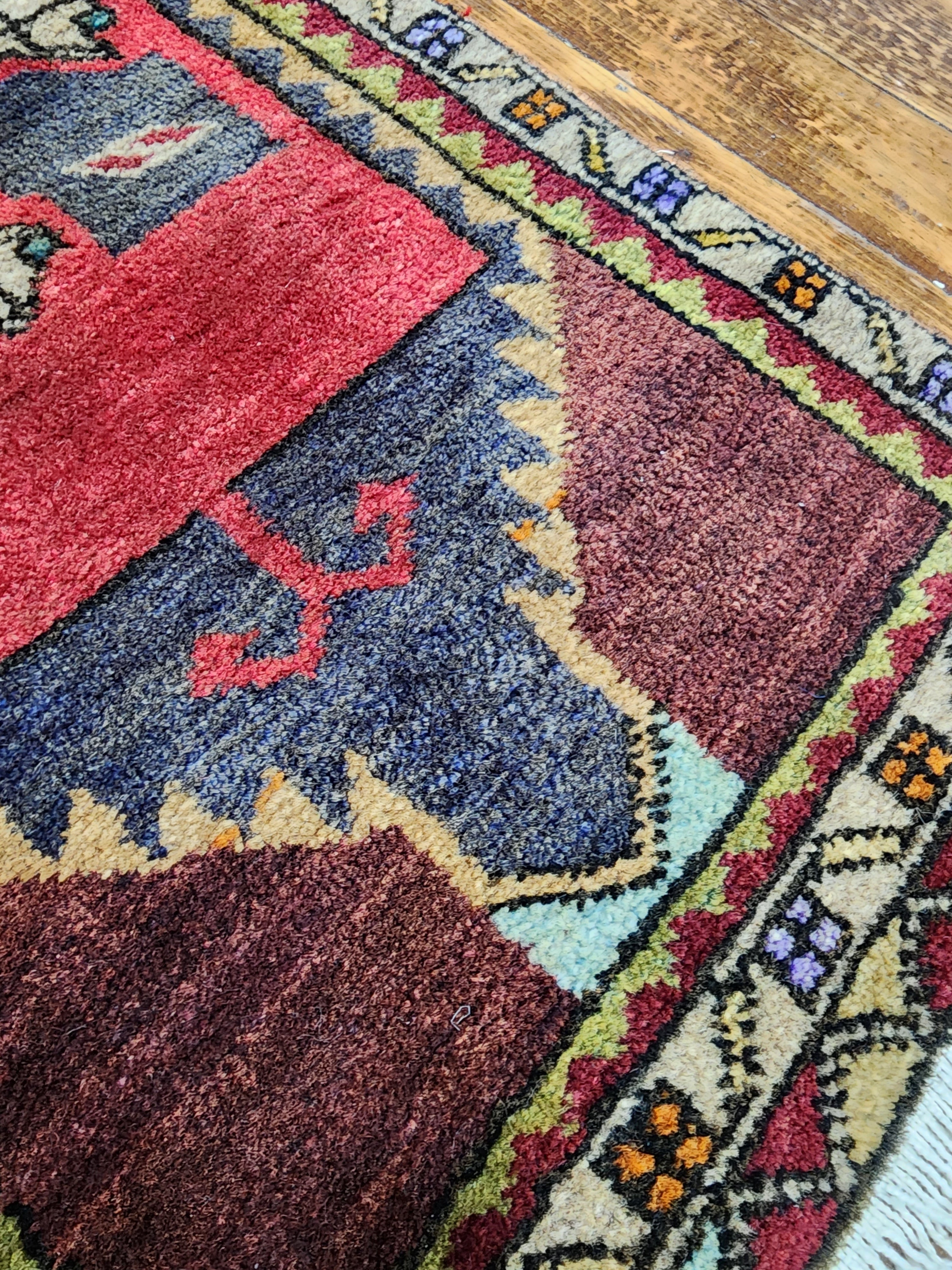 vintage Anatolian Small Rug — border pattern