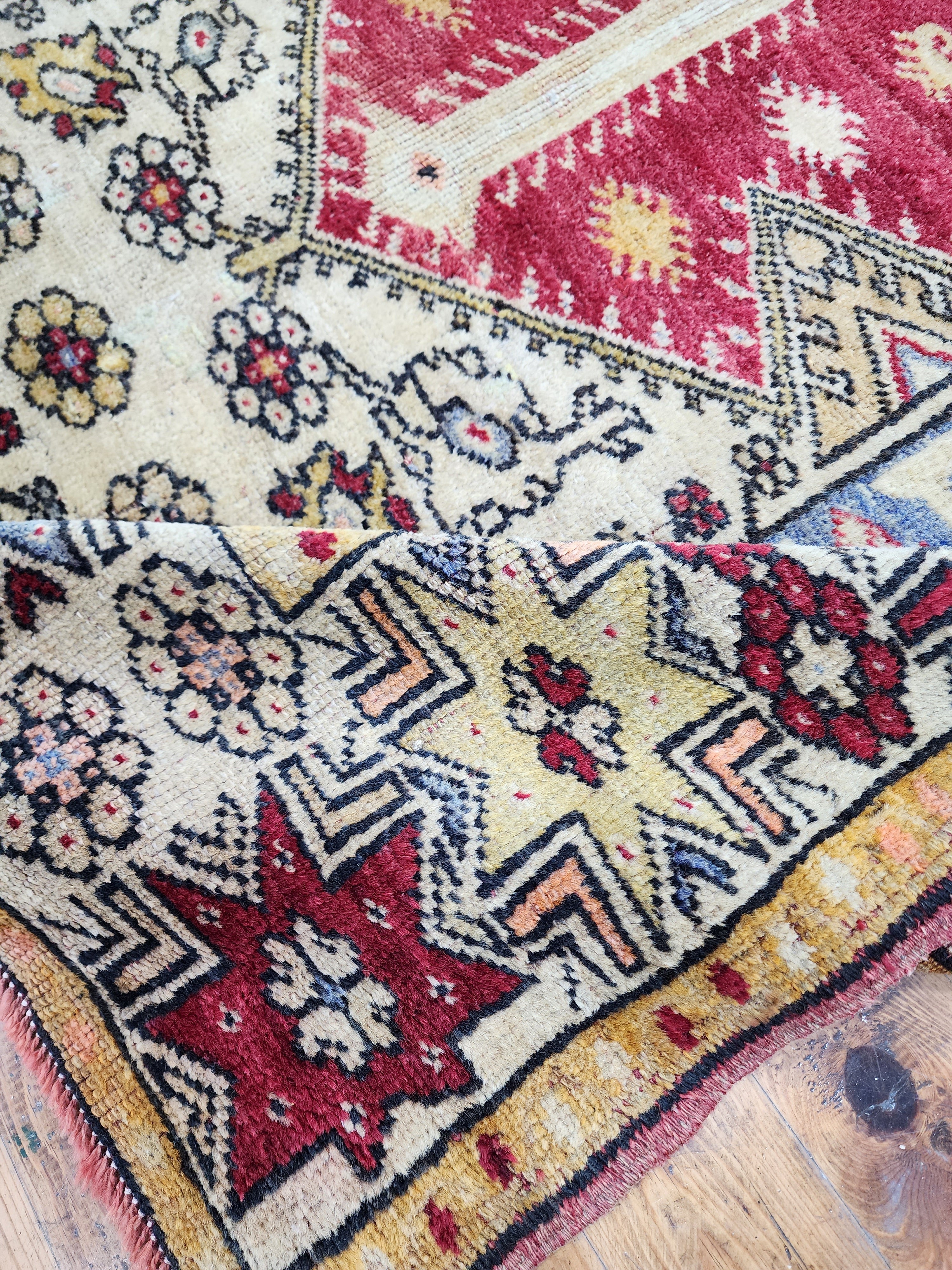vintage Milas Area Rug — border pattern