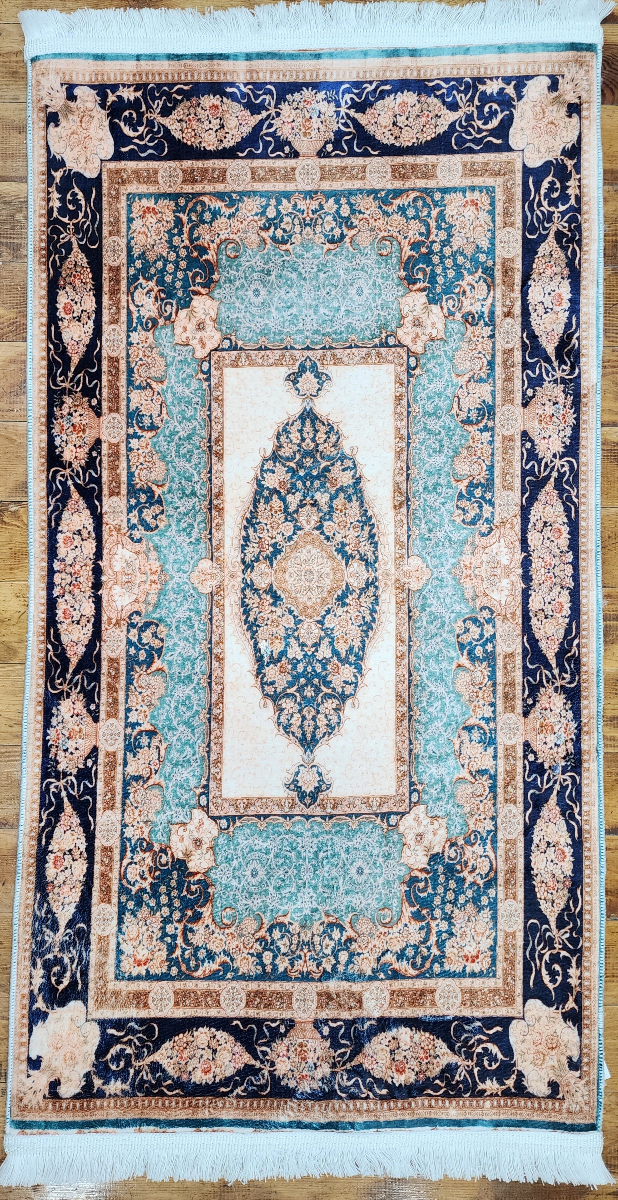 TURKISH BAMBOO SILK RUG, PERSIAN STYLE ORIENTAL VISCOSE SILK FLOOR RUG FOR HALL ENTRY LIVING ROOM OR BEDROOM 2 FT X 3 FT