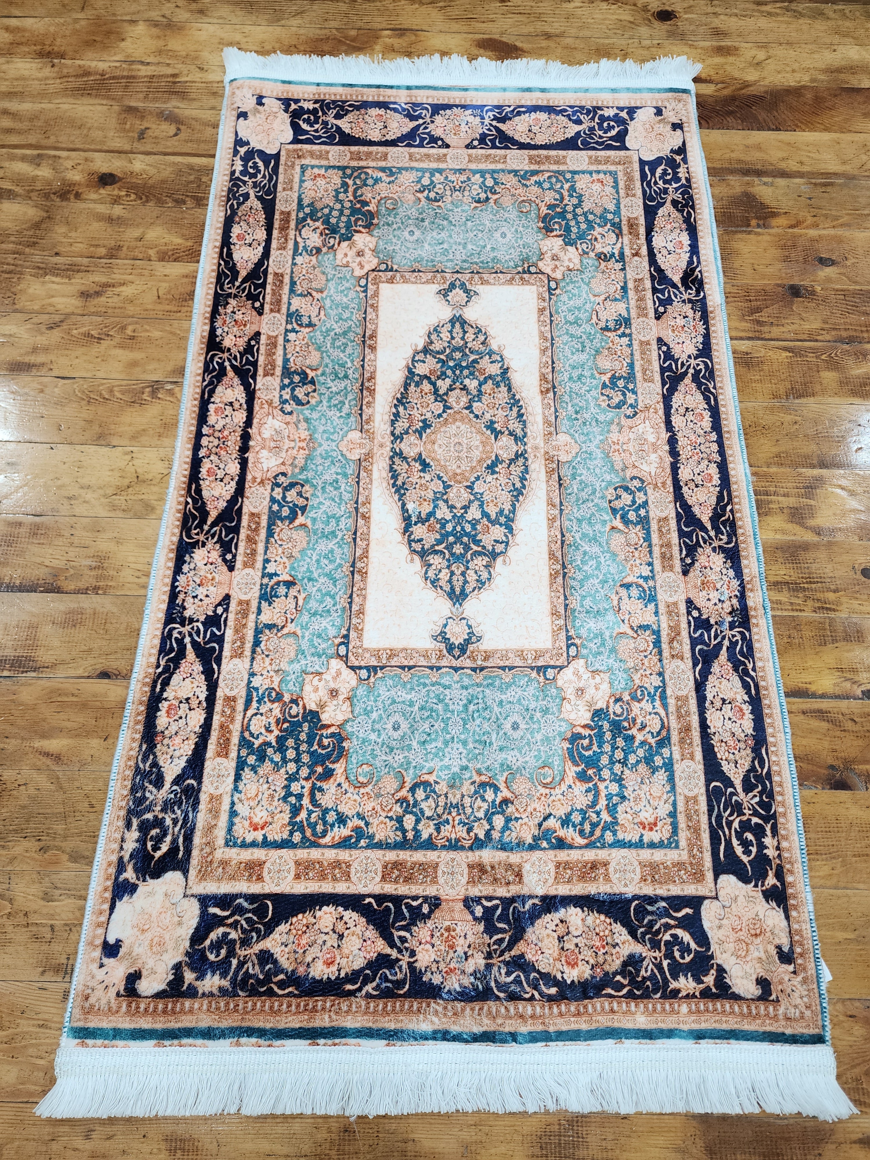 TURKISH BAMBOO SILK RUG, PERSIAN STYLE ORIENTAL VISCOSE SILK FLOOR RUG FOR HALL ENTRY LIVING ROOM OR BEDROOM 2 FT X 3 FT