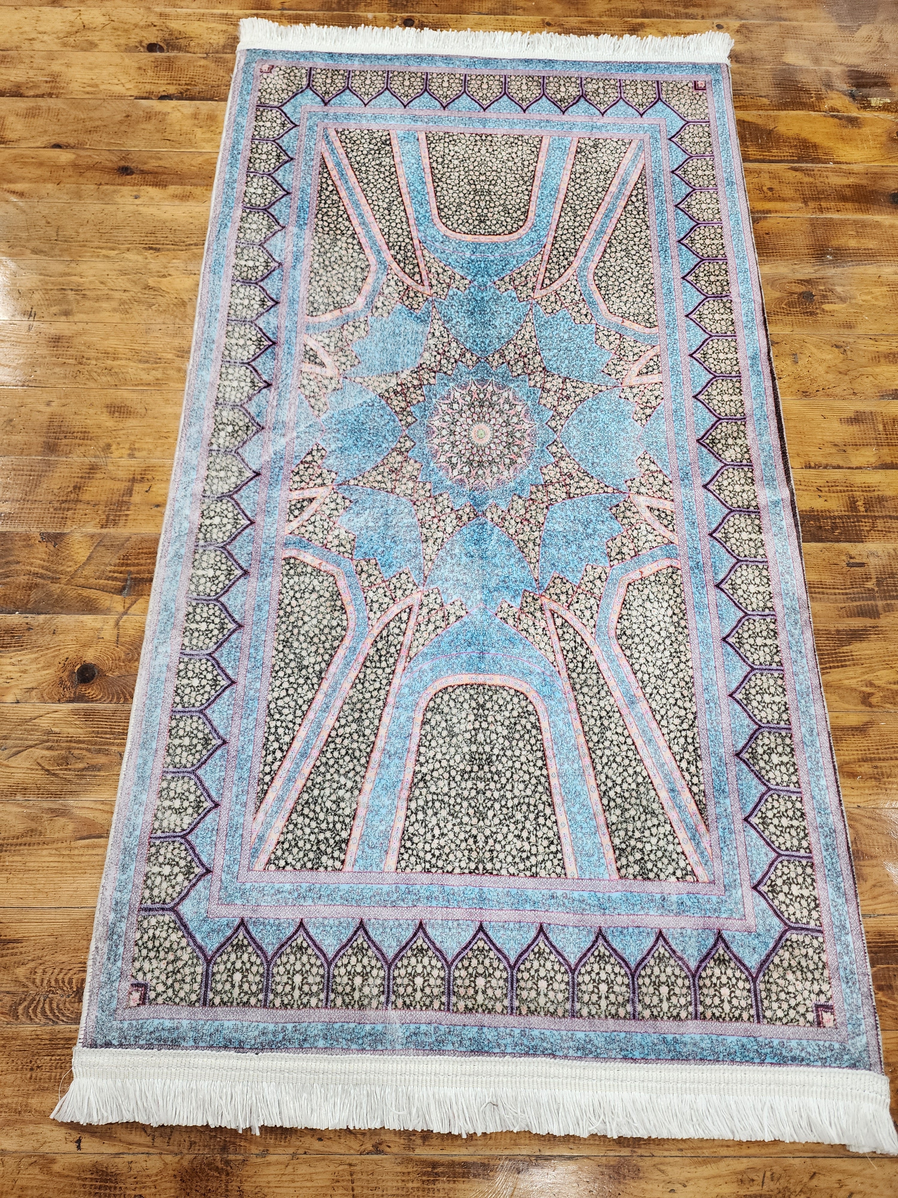 TURKISH BAMBOO SILK RUG, PERSIAN STYLE ORIENTAL VISCOSE SILK FLOOR RUG FOR HALL ENTRY LIVING ROOM OR BEDROOM 2 FT X 3 FT