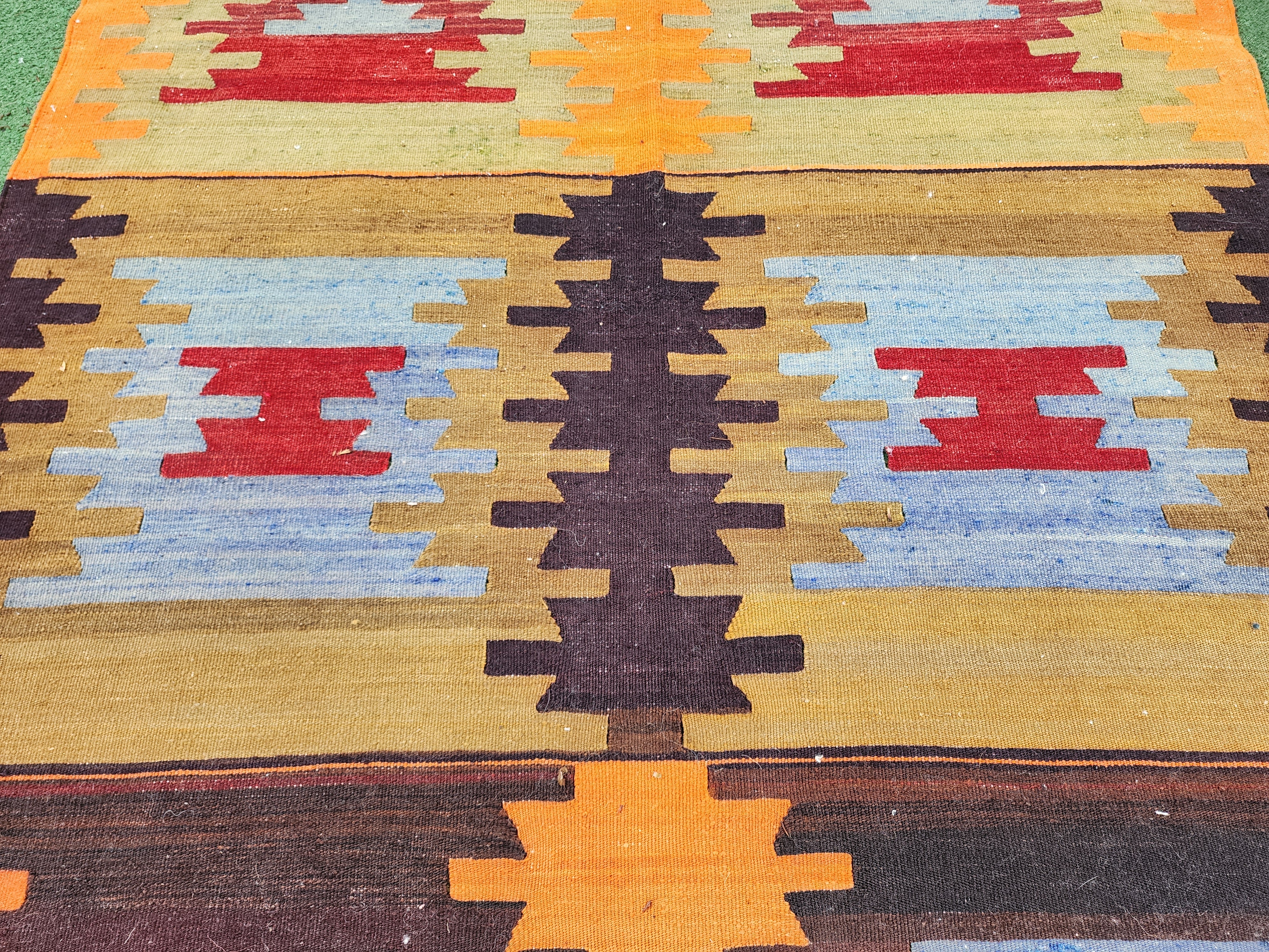 vintage Anatolian Wool Small Rug — pattern close-up