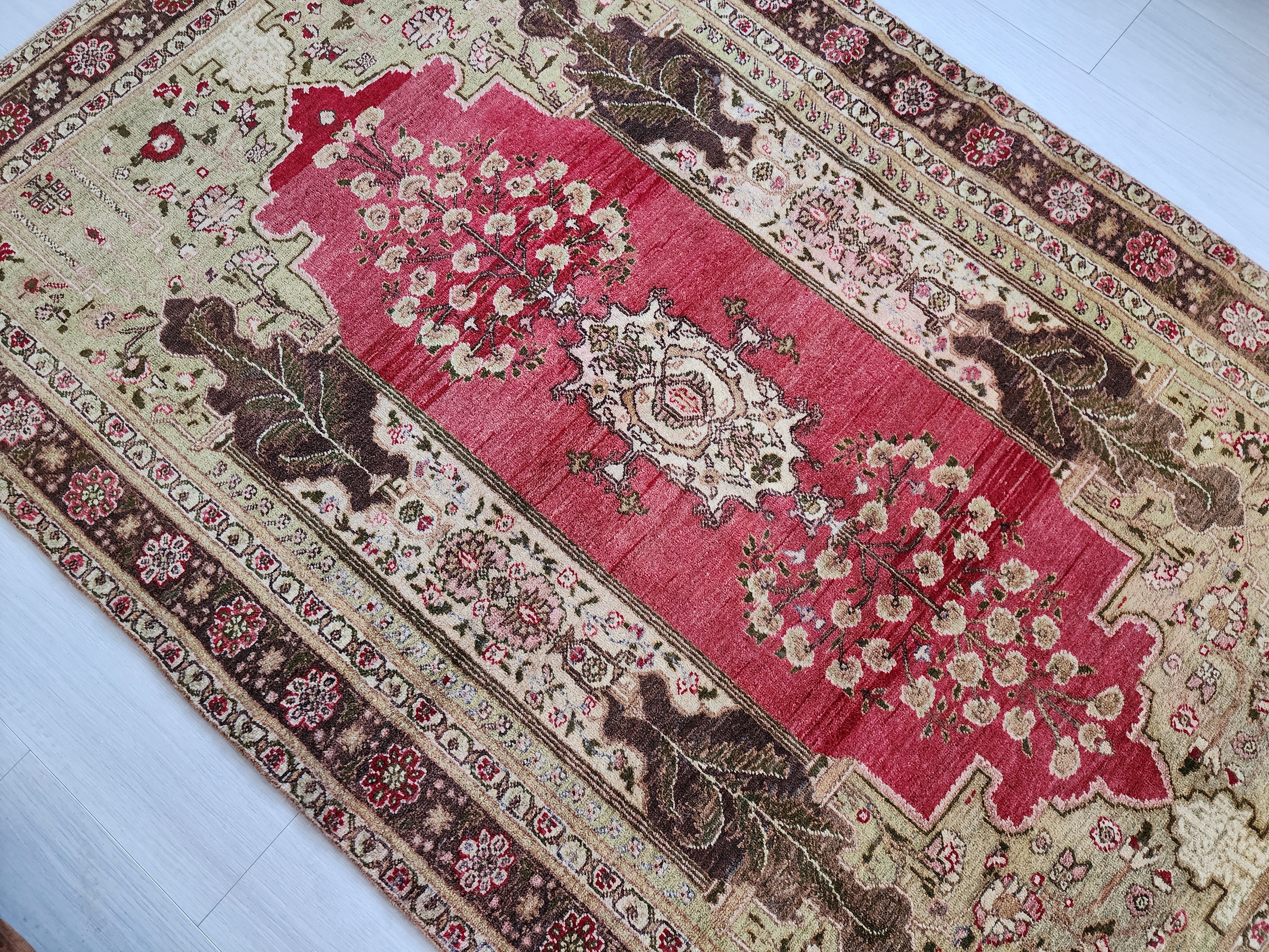 antique Turkish Area Rug — border pattern