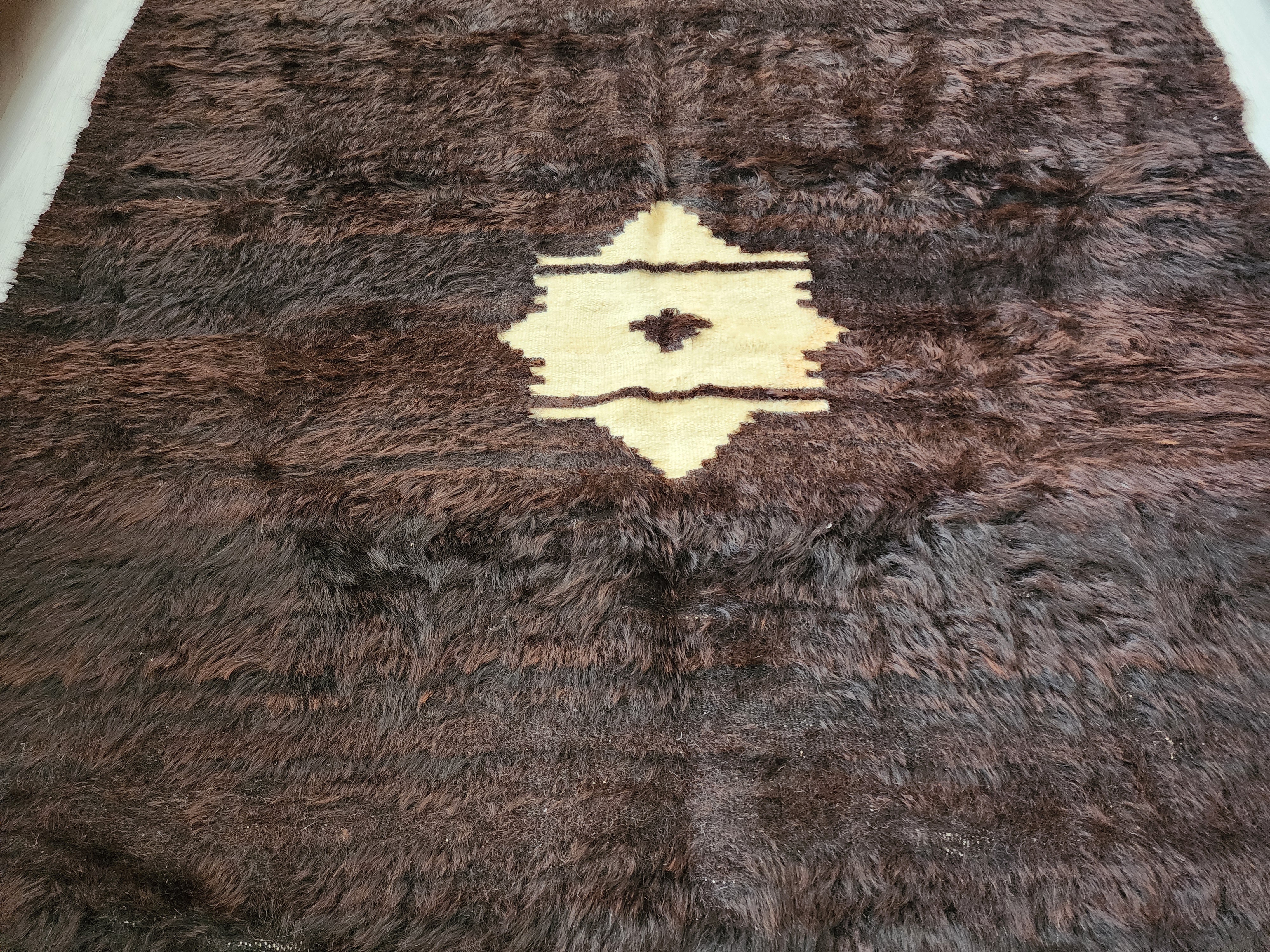 vintage Anatolian Wool Area Rug — colour close-up