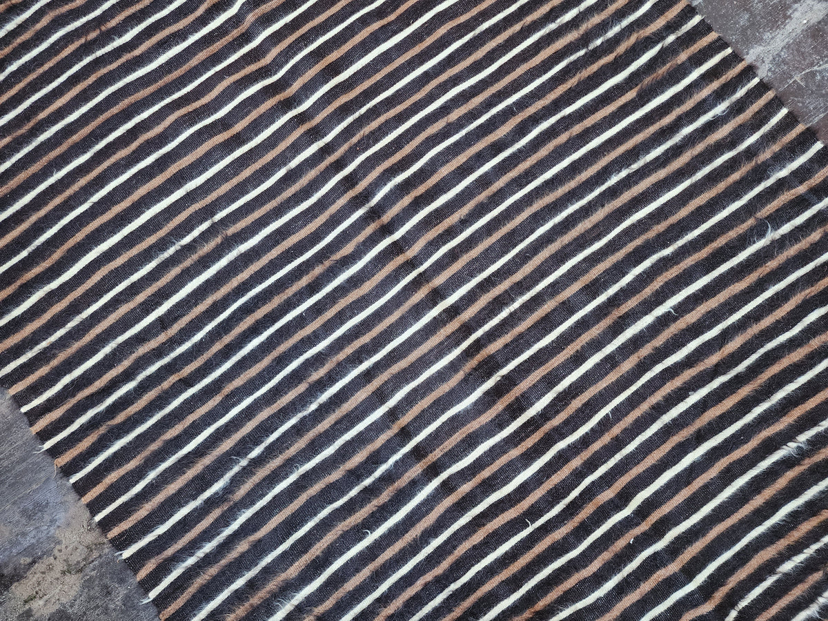 vintage Anatolian Wool Small Rug — pattern close-up