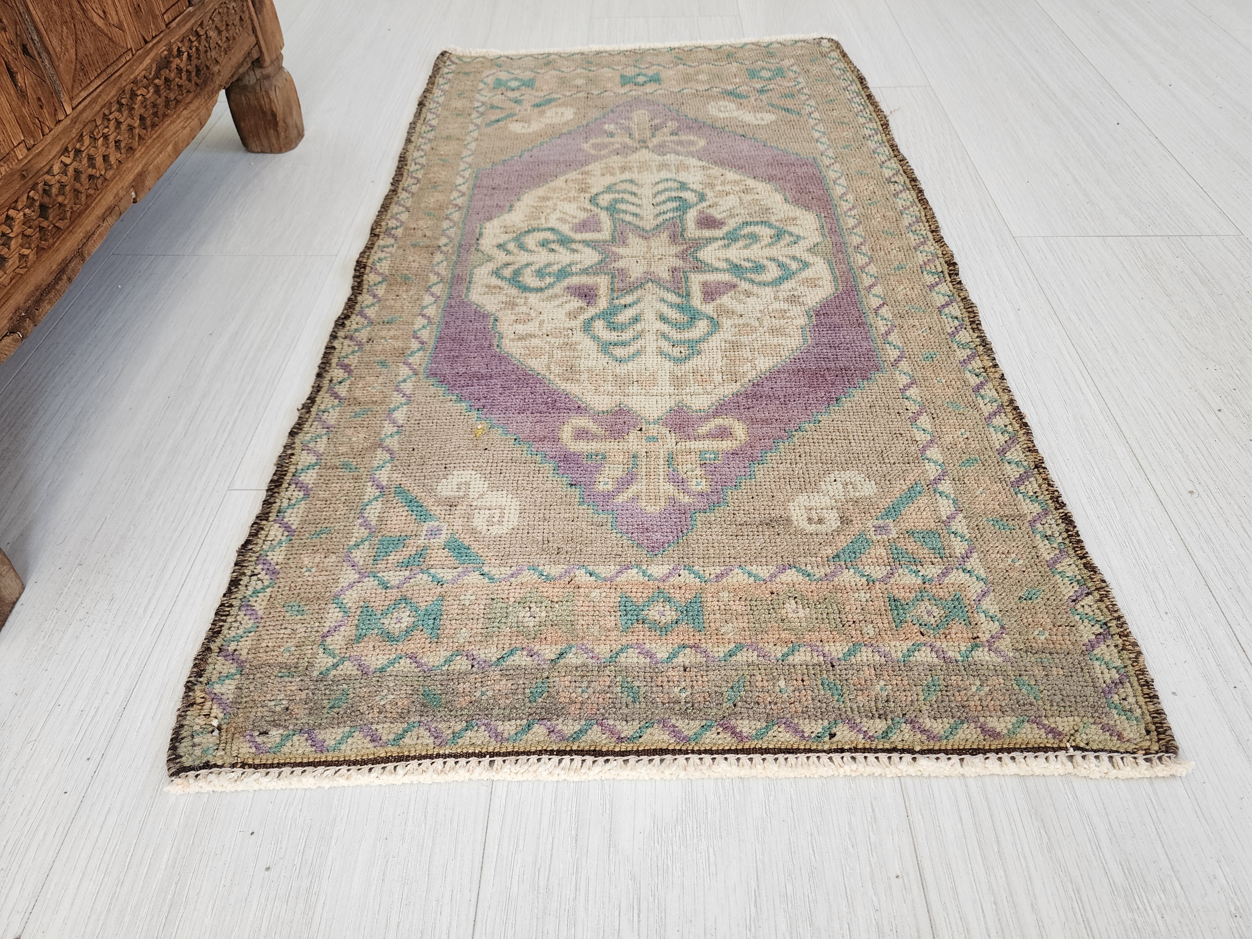 Turkish Small Vintage Faded Rustic Rug, Distressed Rug, Rug, Kilim, Pastel Wash Persian Area Rug, Natural Wool Living Room Decor 3.1*1.4 ft