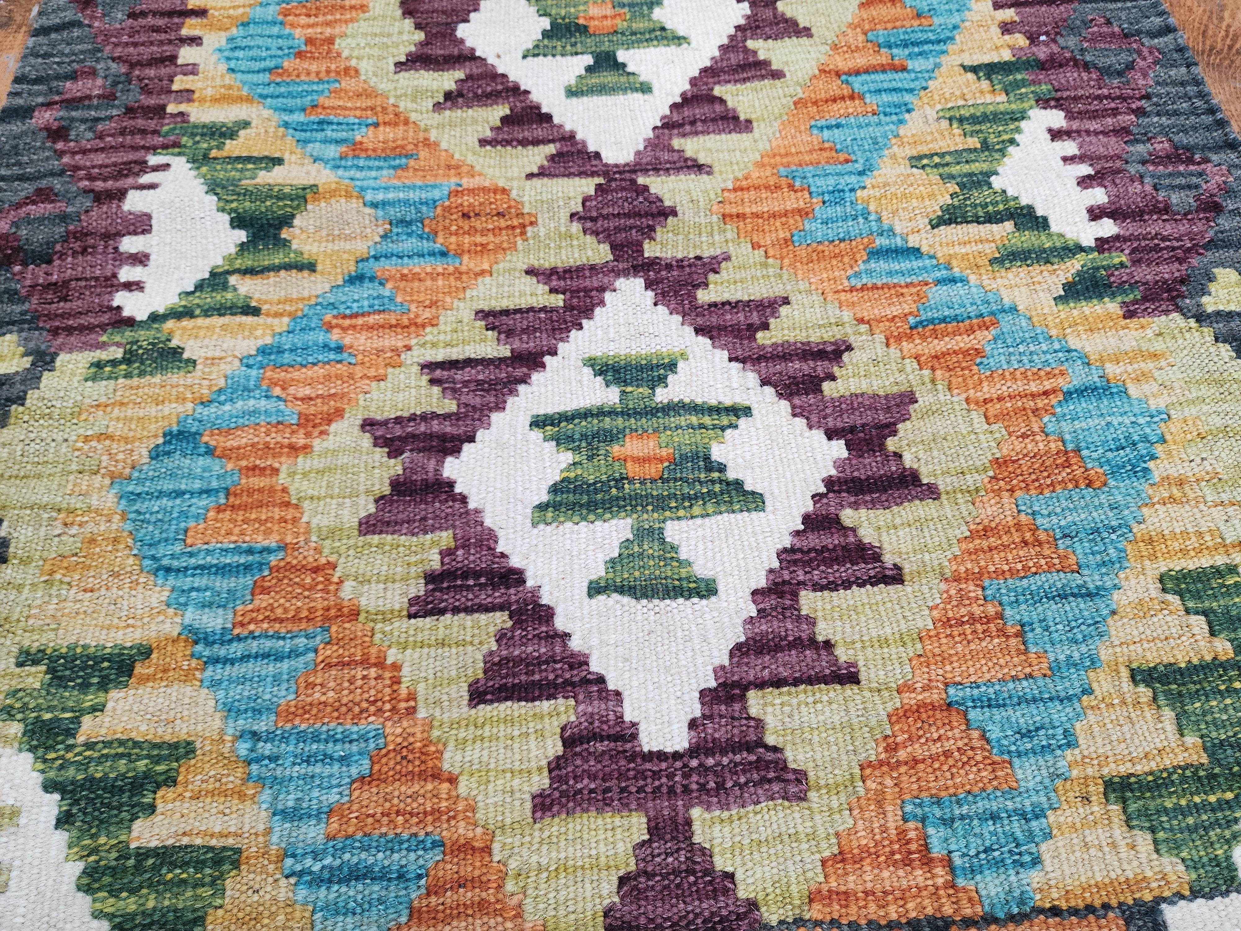 vintage Anatolian Wool Small Rug — pattern close-up