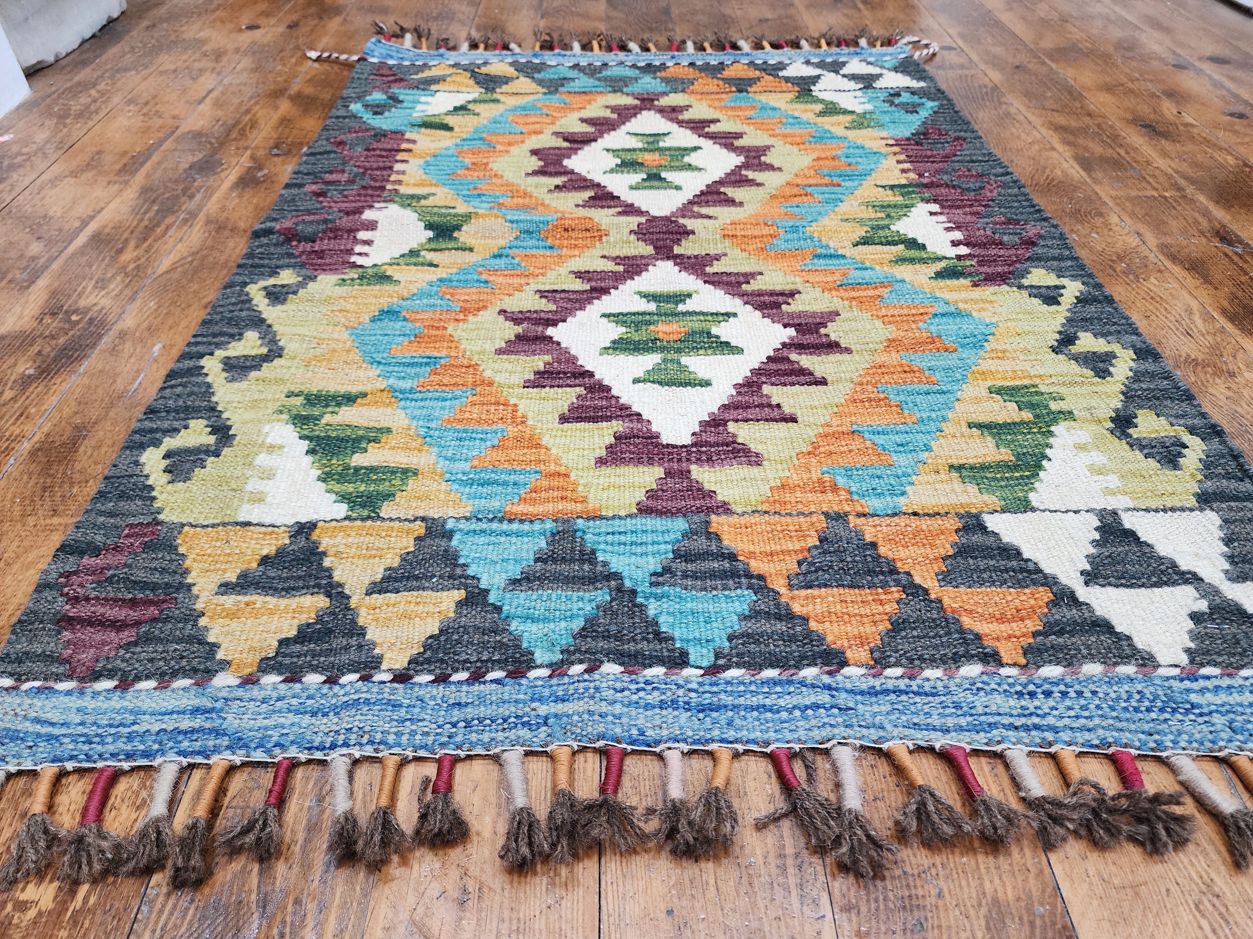 vintage Anatolian Wool Small Rug — border pattern