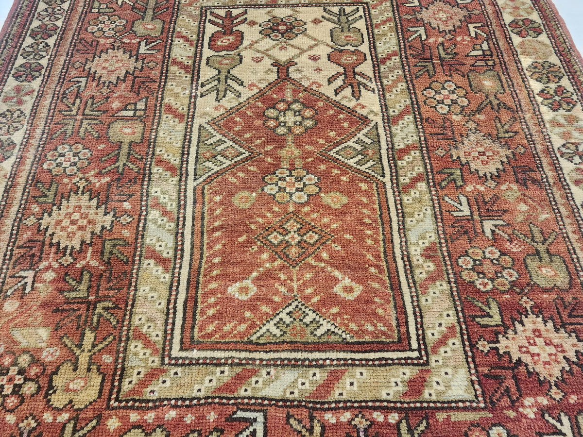 Antique Karaova prayer rug in red, brown and beige, 4'2" x 5'2", photo 6