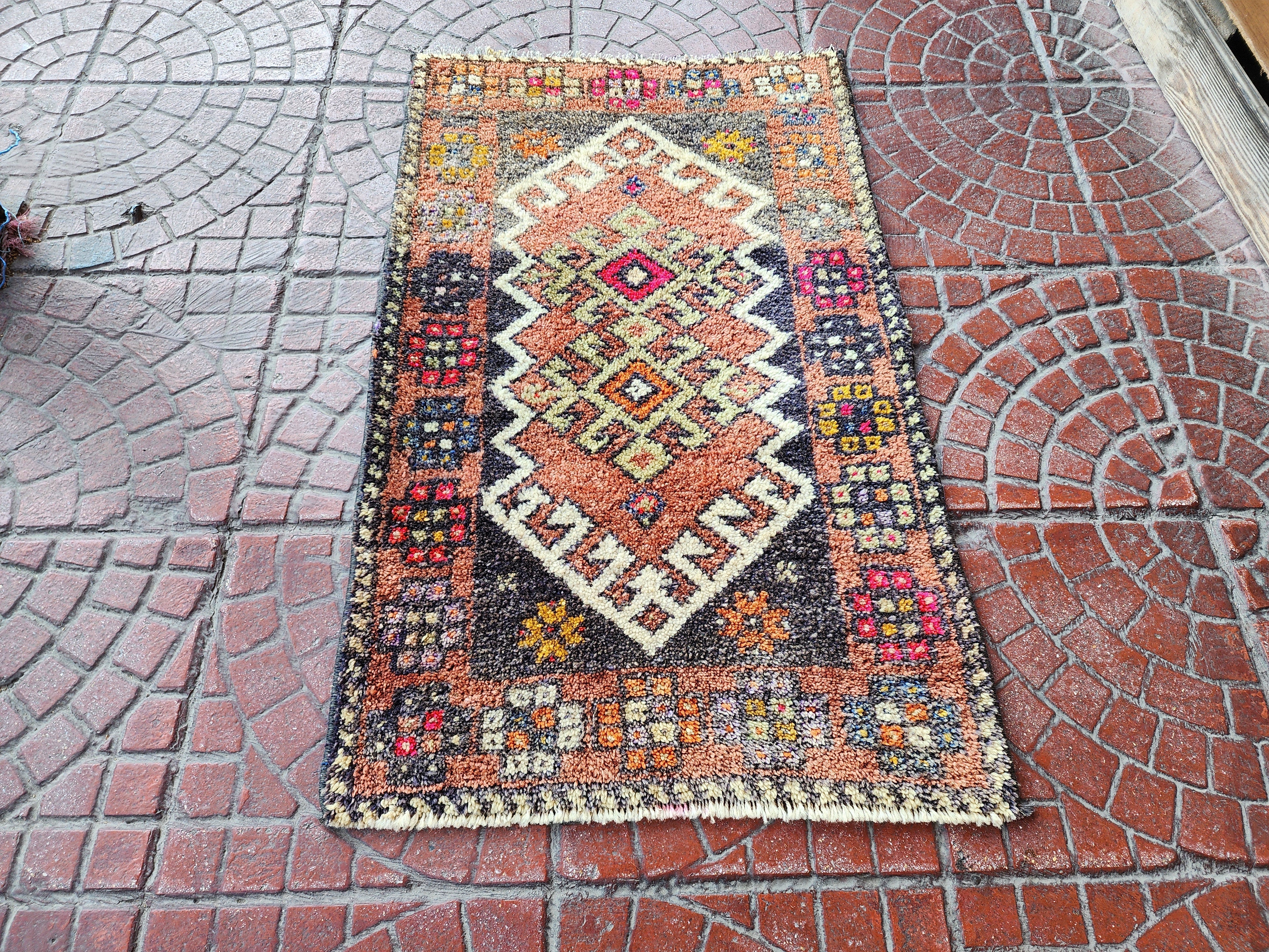 antique Anatolian Wool Small Rug — detail texture