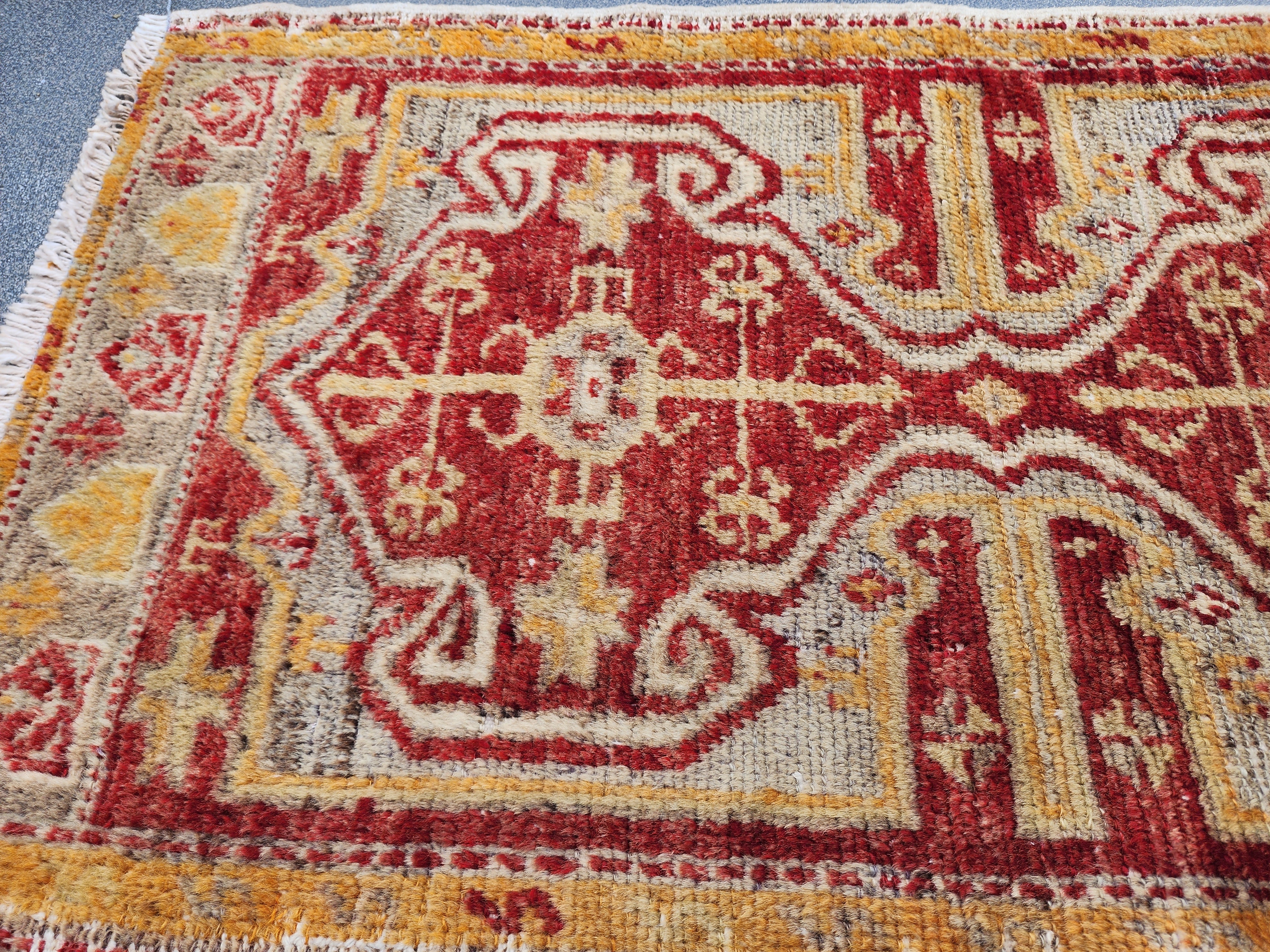 antique Anatolian Nuzumlu Turkish Rug: Distressed Wool Bohemian Rug (1'7''x2'10'') — pile detail