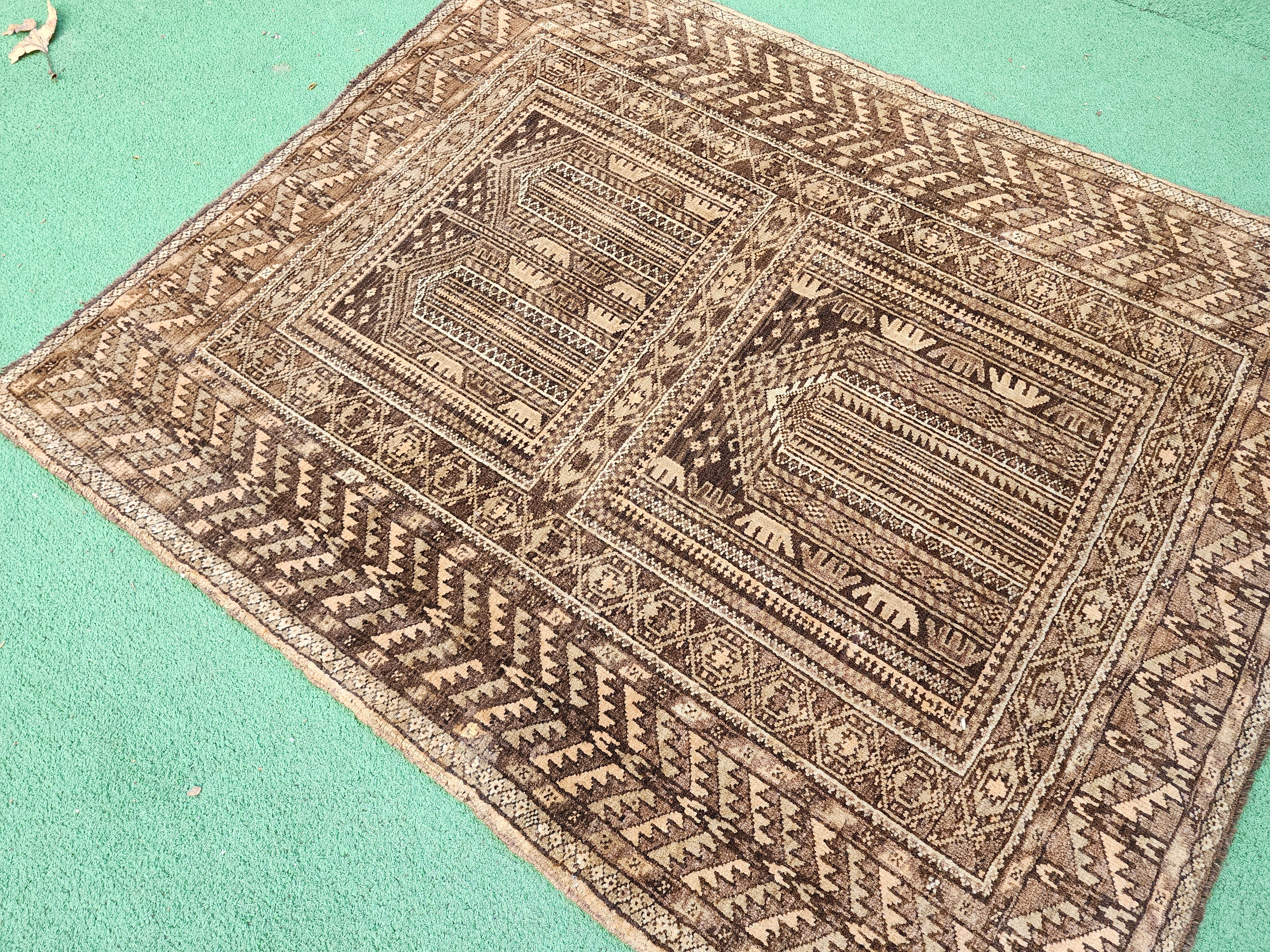 antique Tribal Wool Small Rug — edge weave