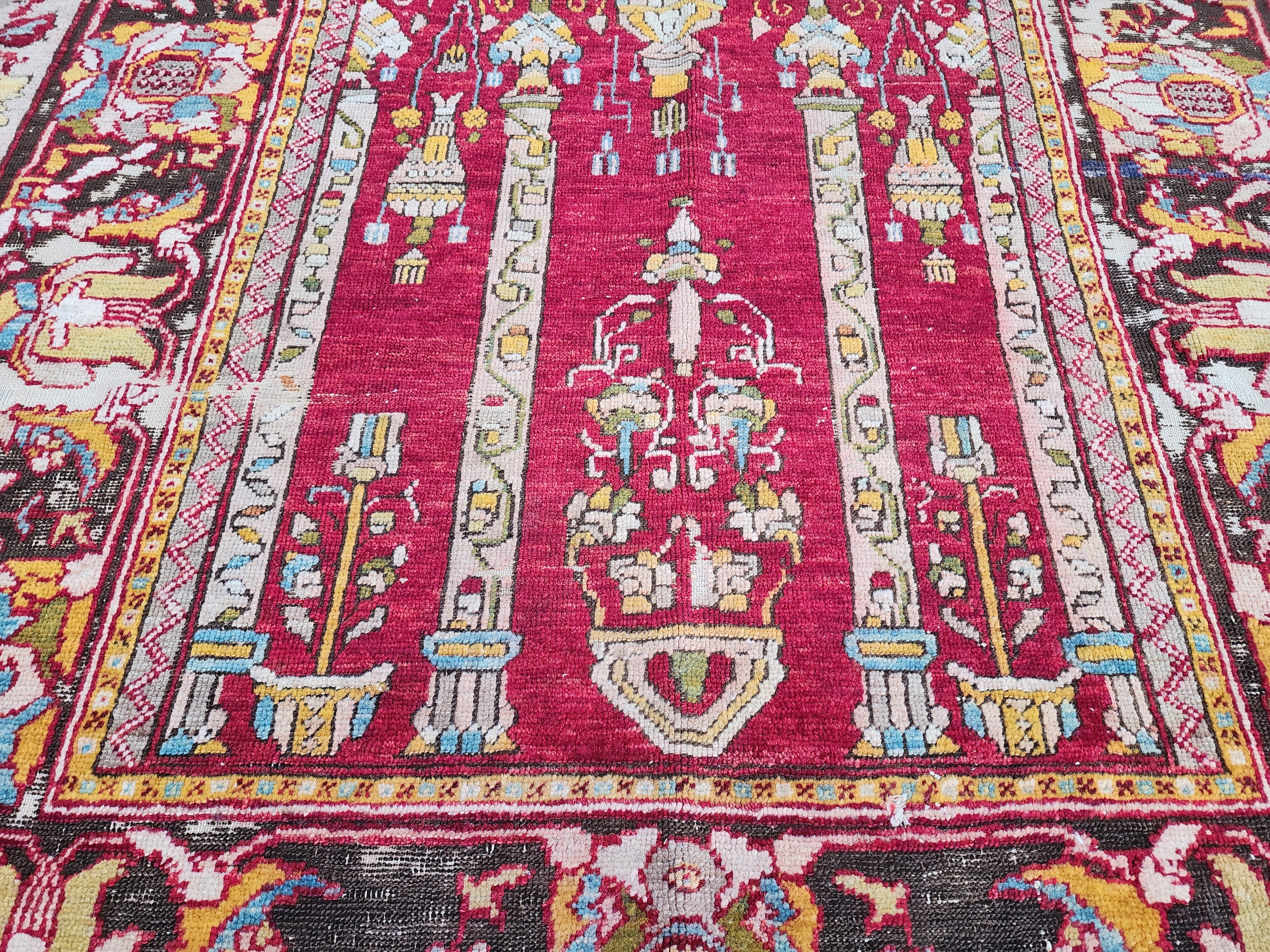 antique Anatolian Wool Area Rug — border pattern