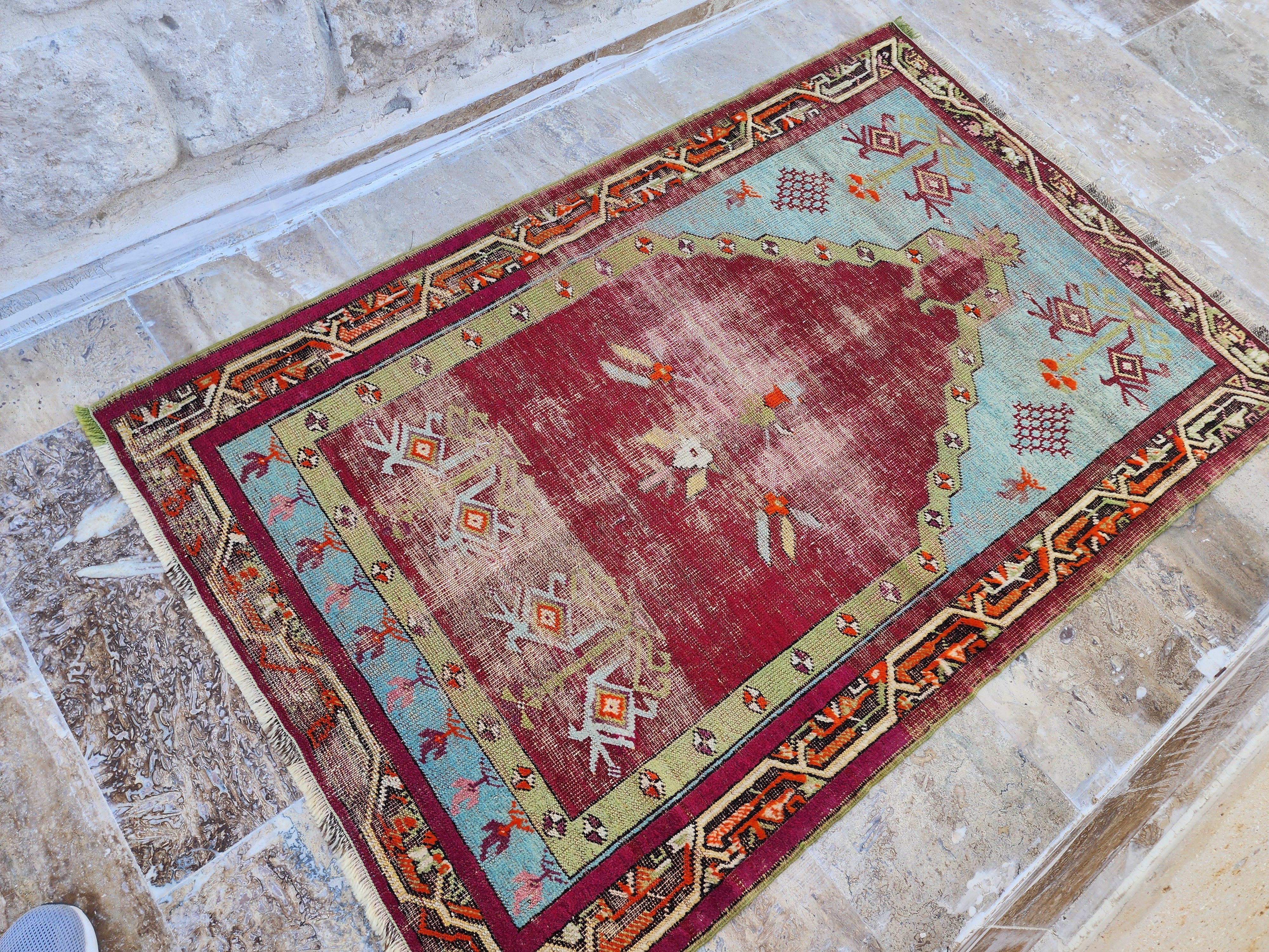 antique Anatolian Wool Small Rug — pattern close-up