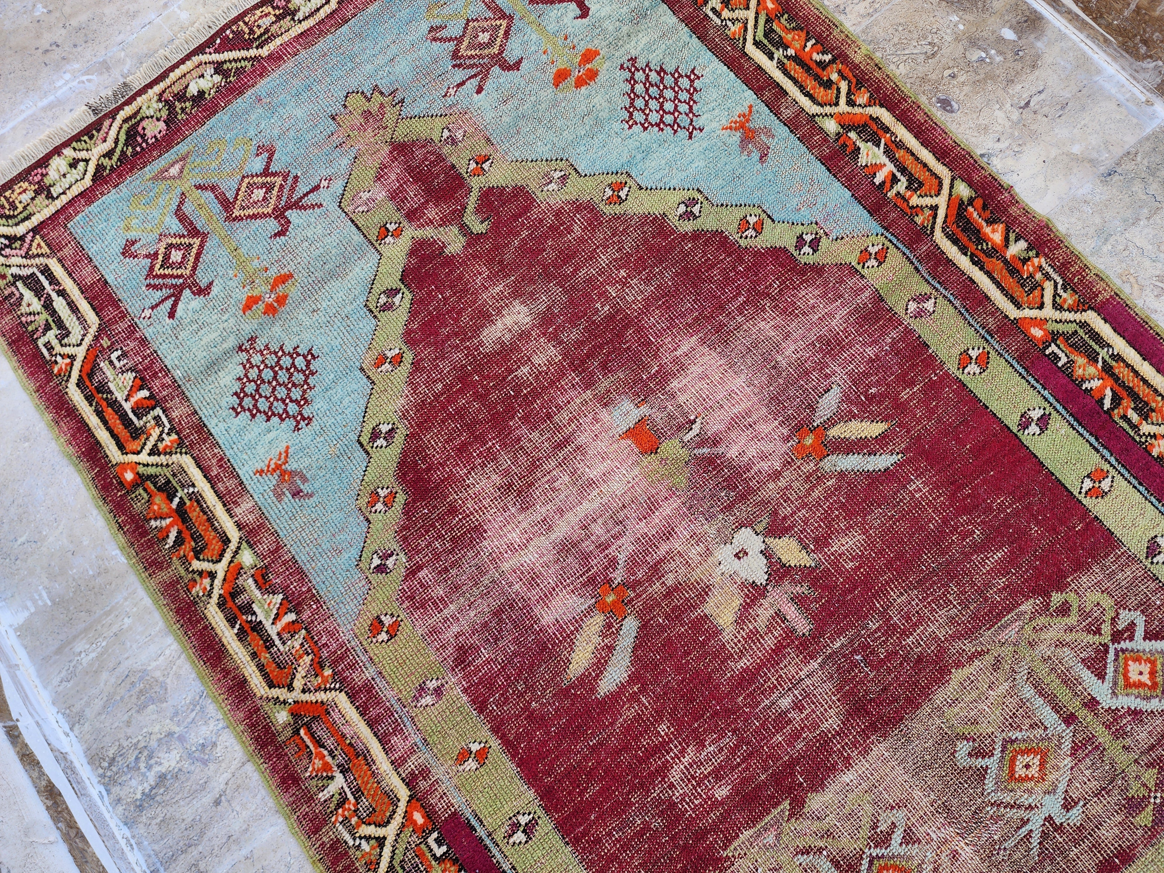 antique Anatolian Wool Small Rug — colour close-up