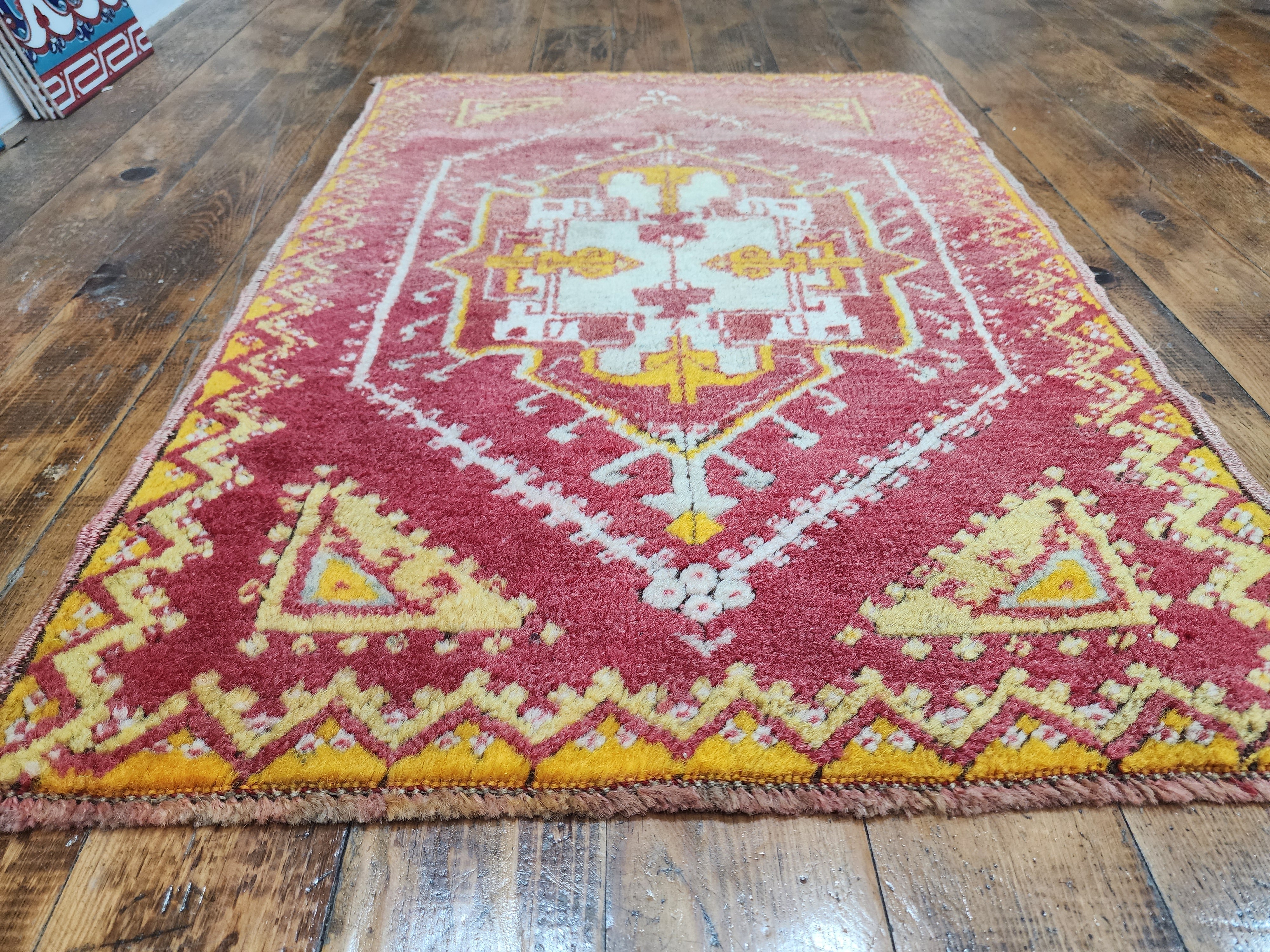 antique Turkish Small Rug — border pattern