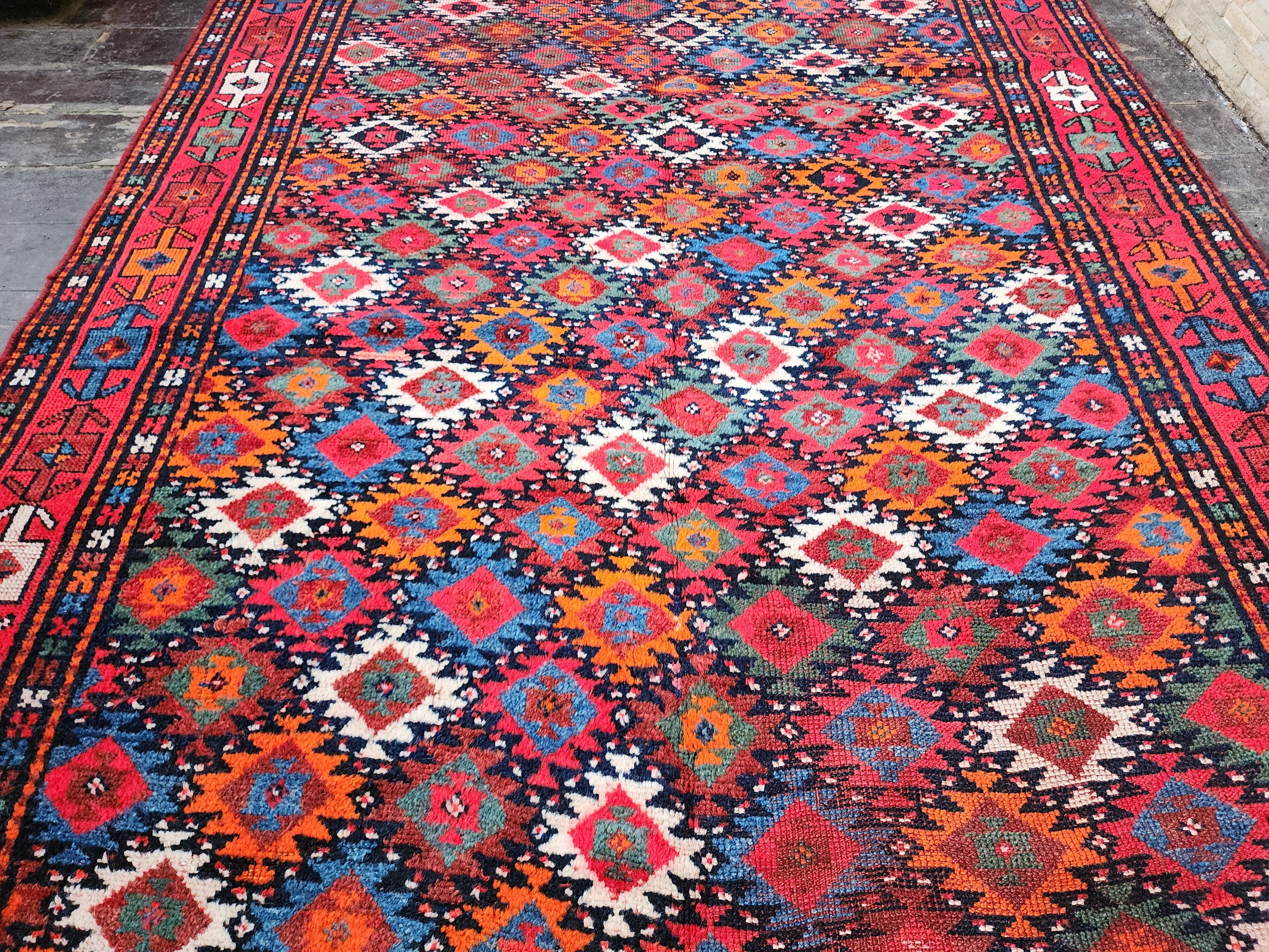 vintage Persian Wool Area Rug — corner detail