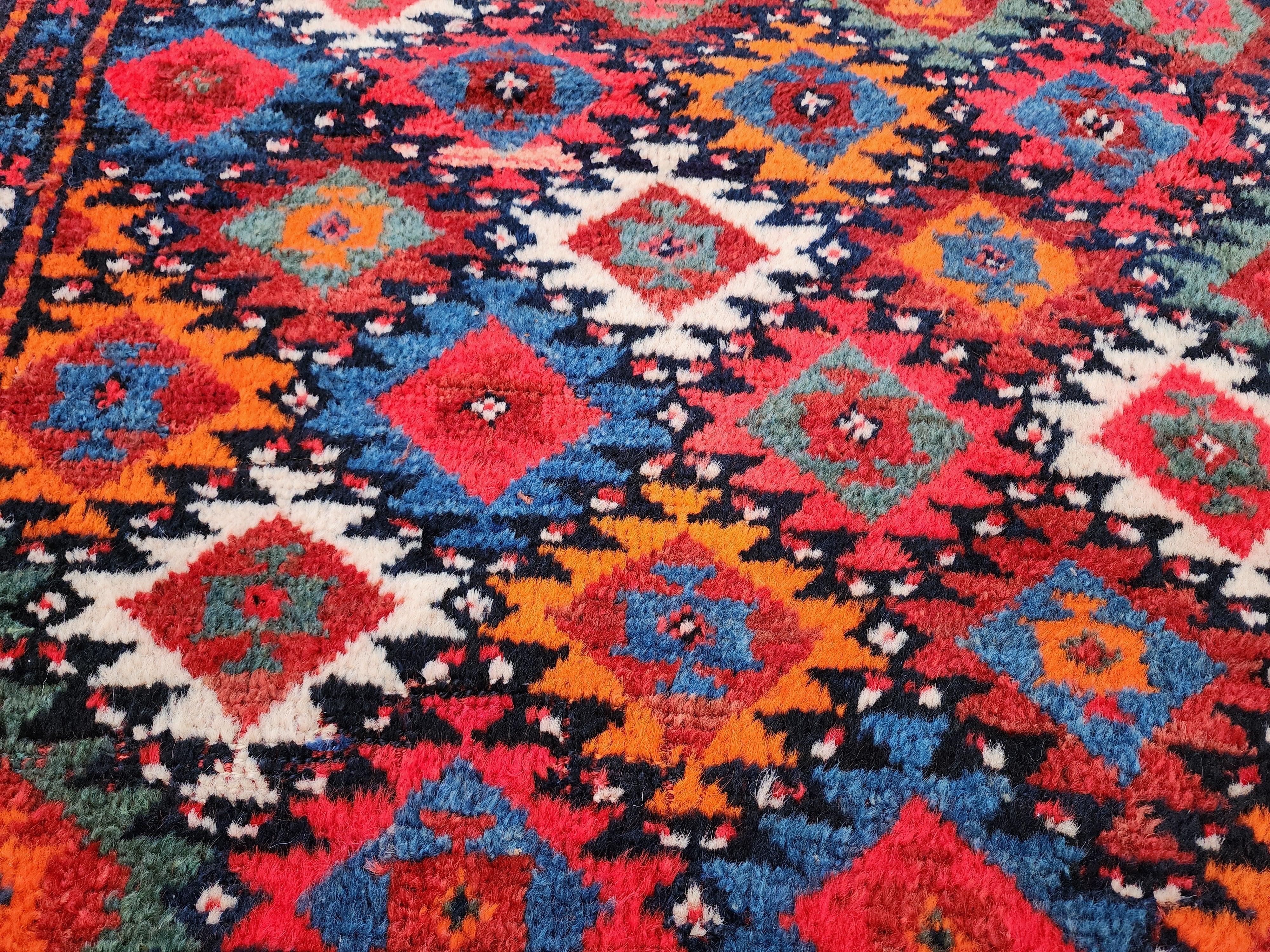 vintage Persian Wool Area Rug — border pattern