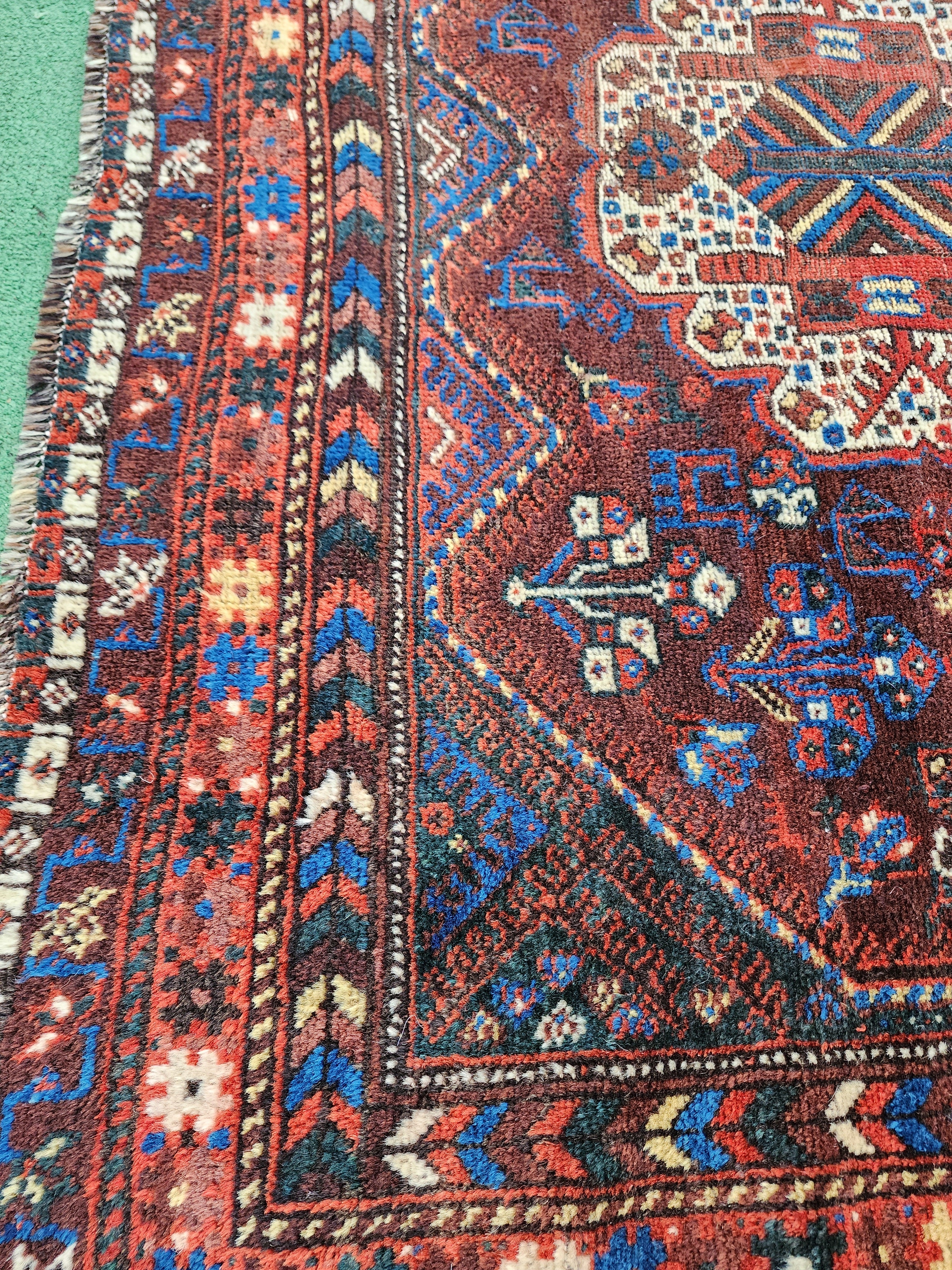 Alfombra persa antigua Shiraz de 1,55 m x 1,98 m