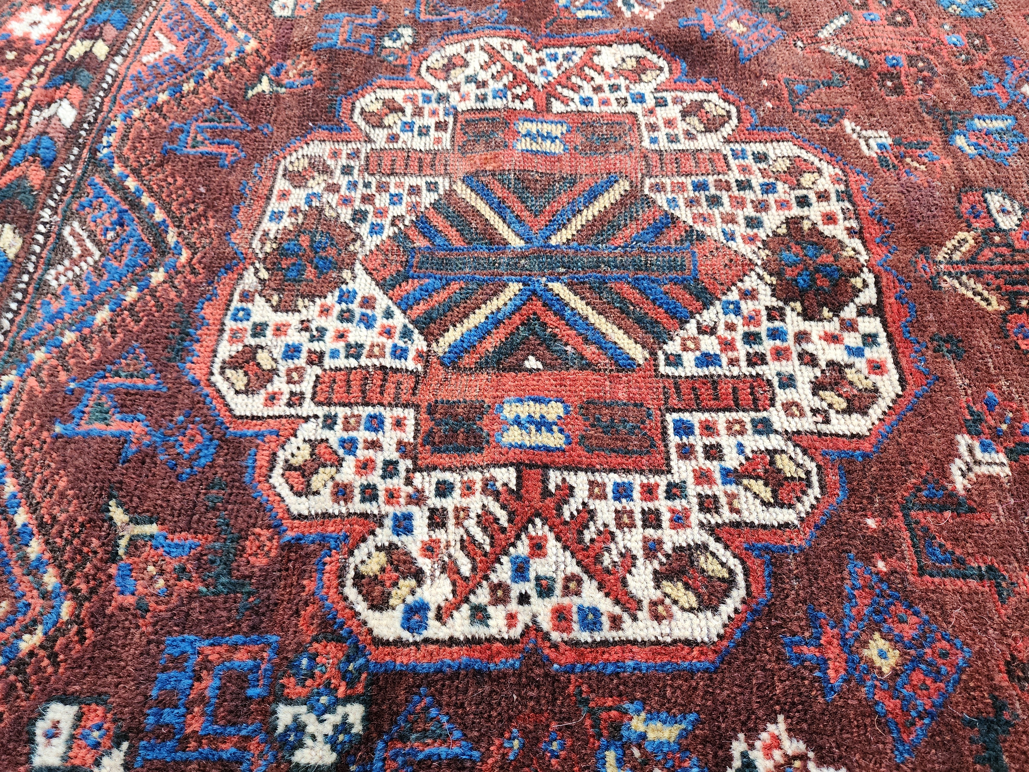 Alfombra persa antigua Shiraz de 1,55 m x 1,98 m