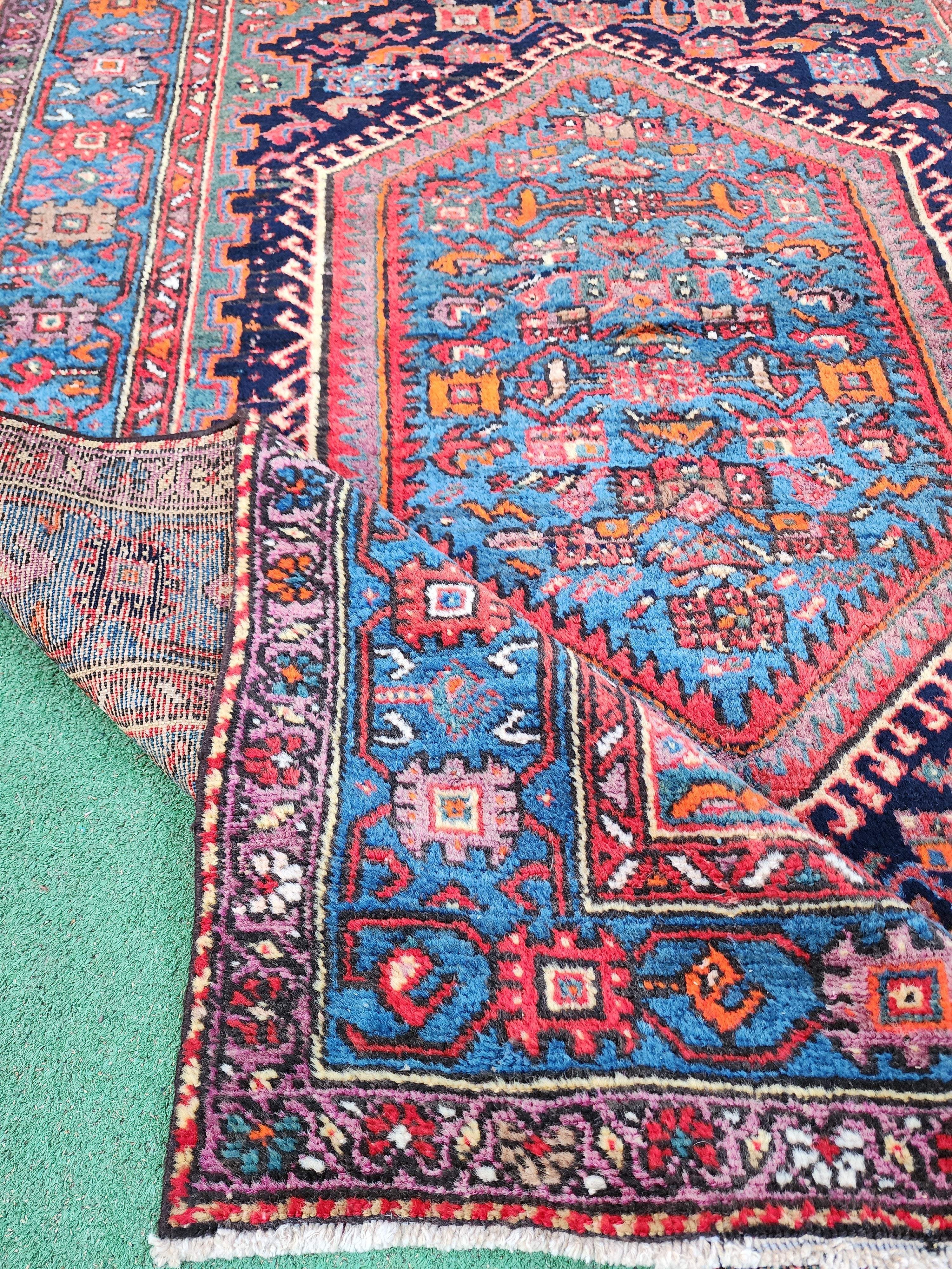 vintage Anatolian Wool Area Rug — border pattern