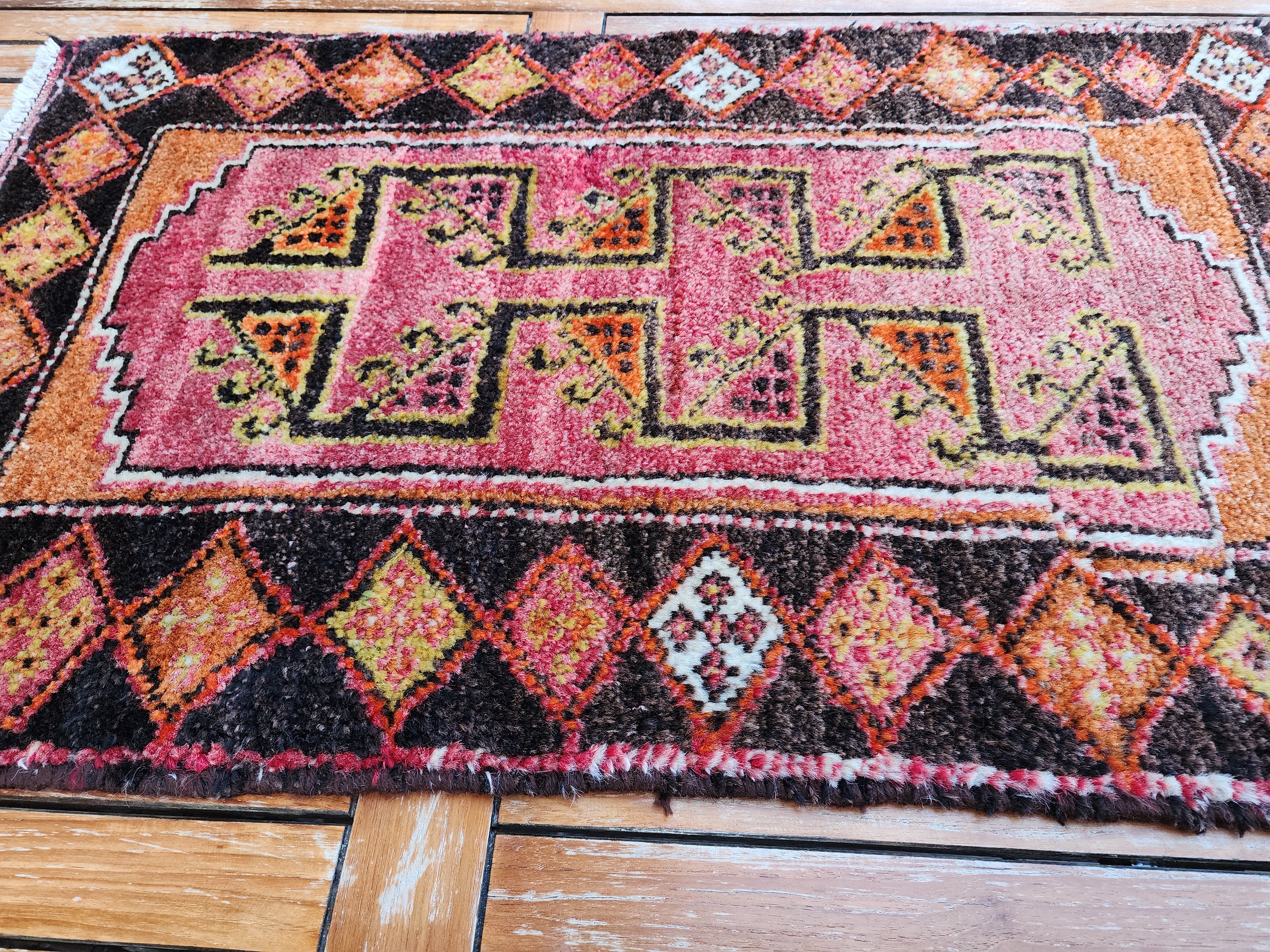antique Konya Wool Small Rug — corner detail
